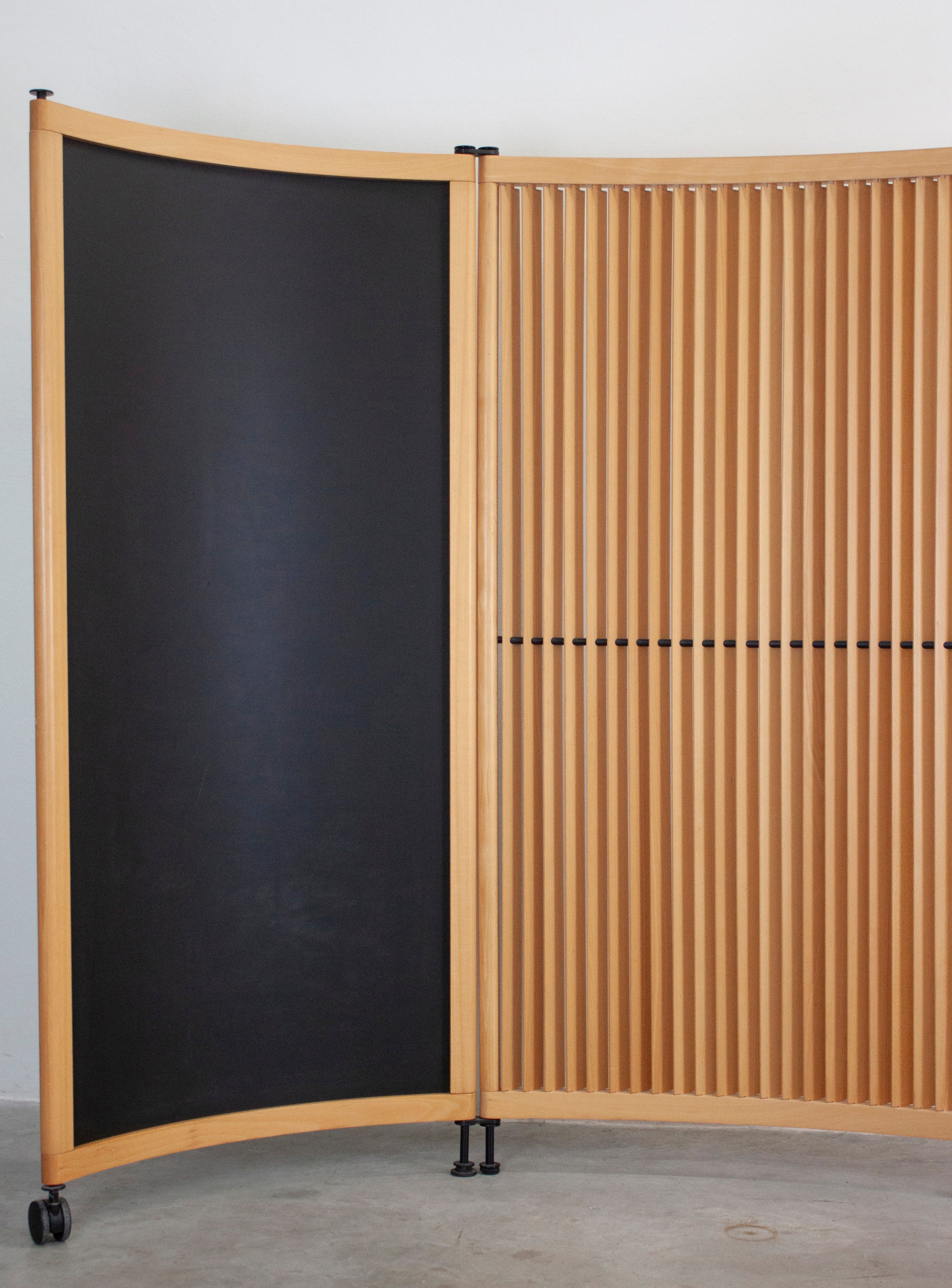 Fritz Hansen Room Dividerパーテーション Fritz Hansen Labyrinth Room Divider by Pelikan Design (Black