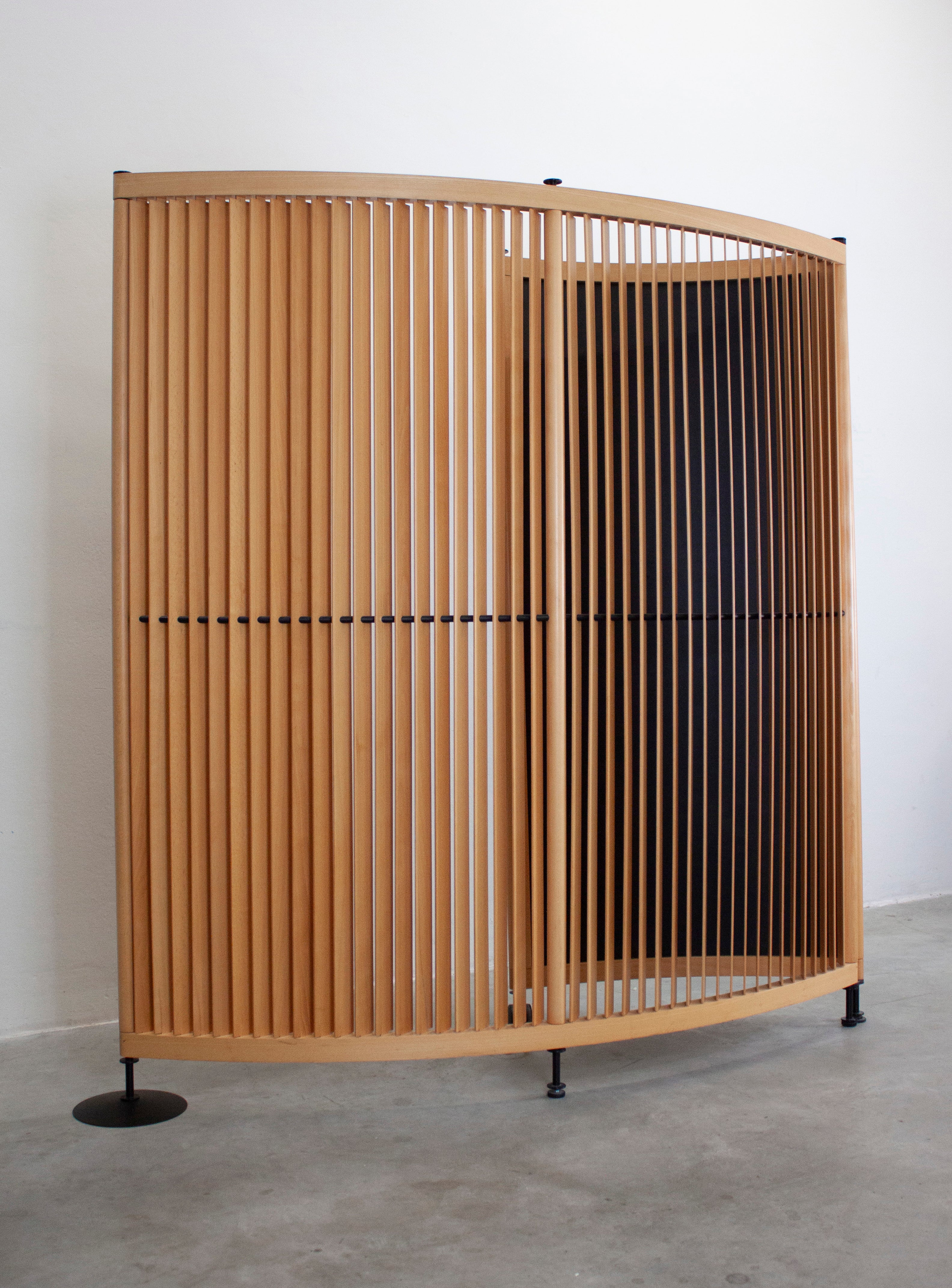 Fritz Hansen Room Dividerパーテーション Fritz Hansen Labyrinth Room Divider by Pelikan Design (Black