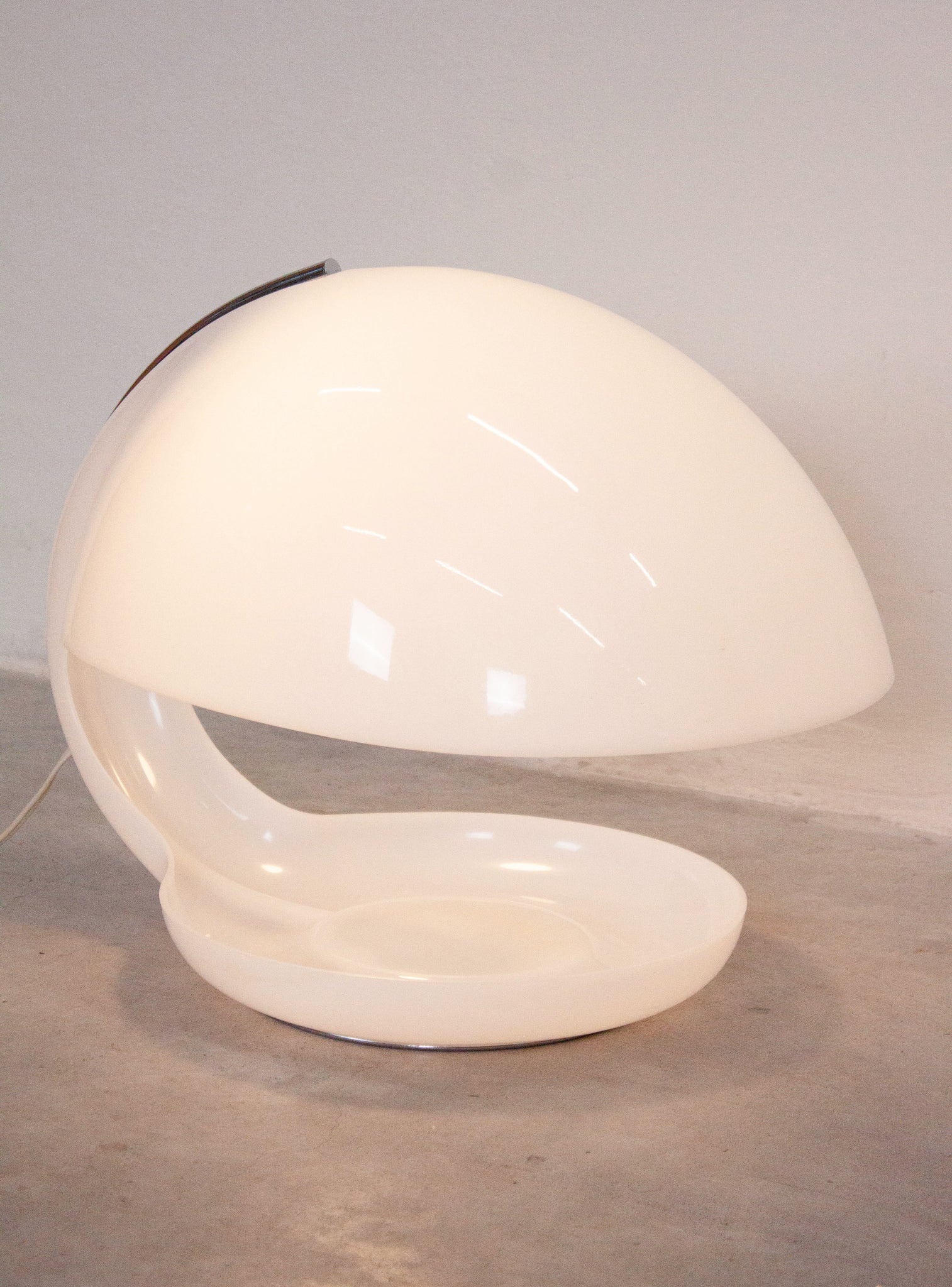 Guzzini Fiona Table Lamp by Luigi Massoni