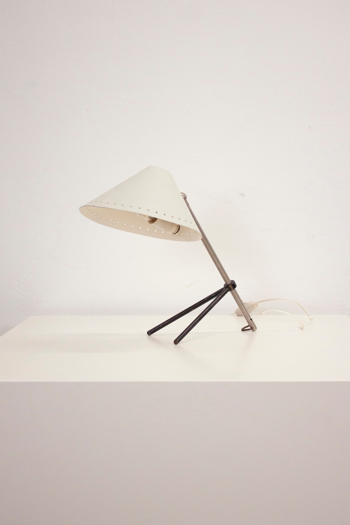 Hala Pinocchio Desk Lamp by H. Busquet (White)