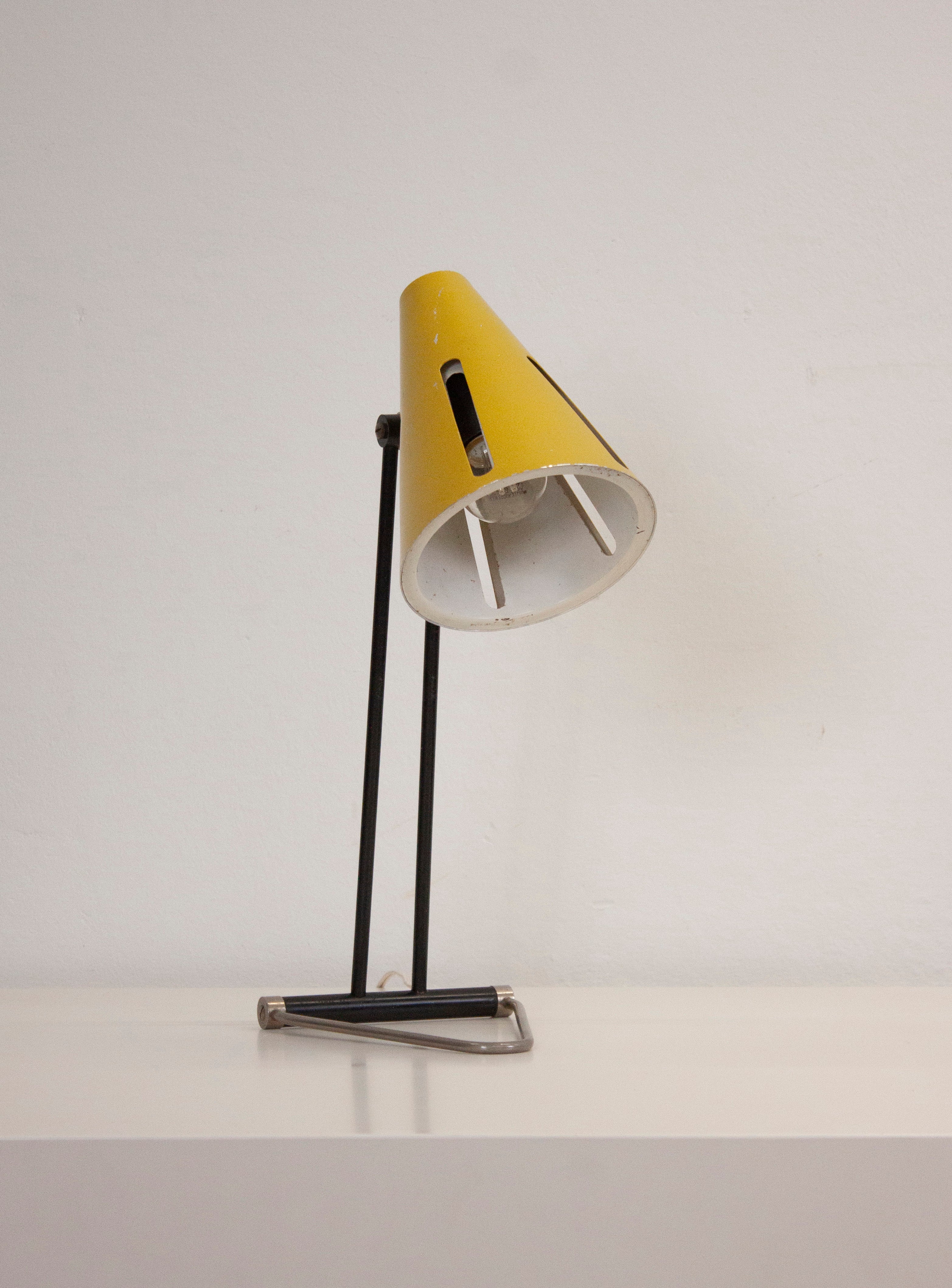haluc❤ Hala 'Zonneserie' Model 1 Desk Lamp by H. Busquet (Yellow) – JUKI