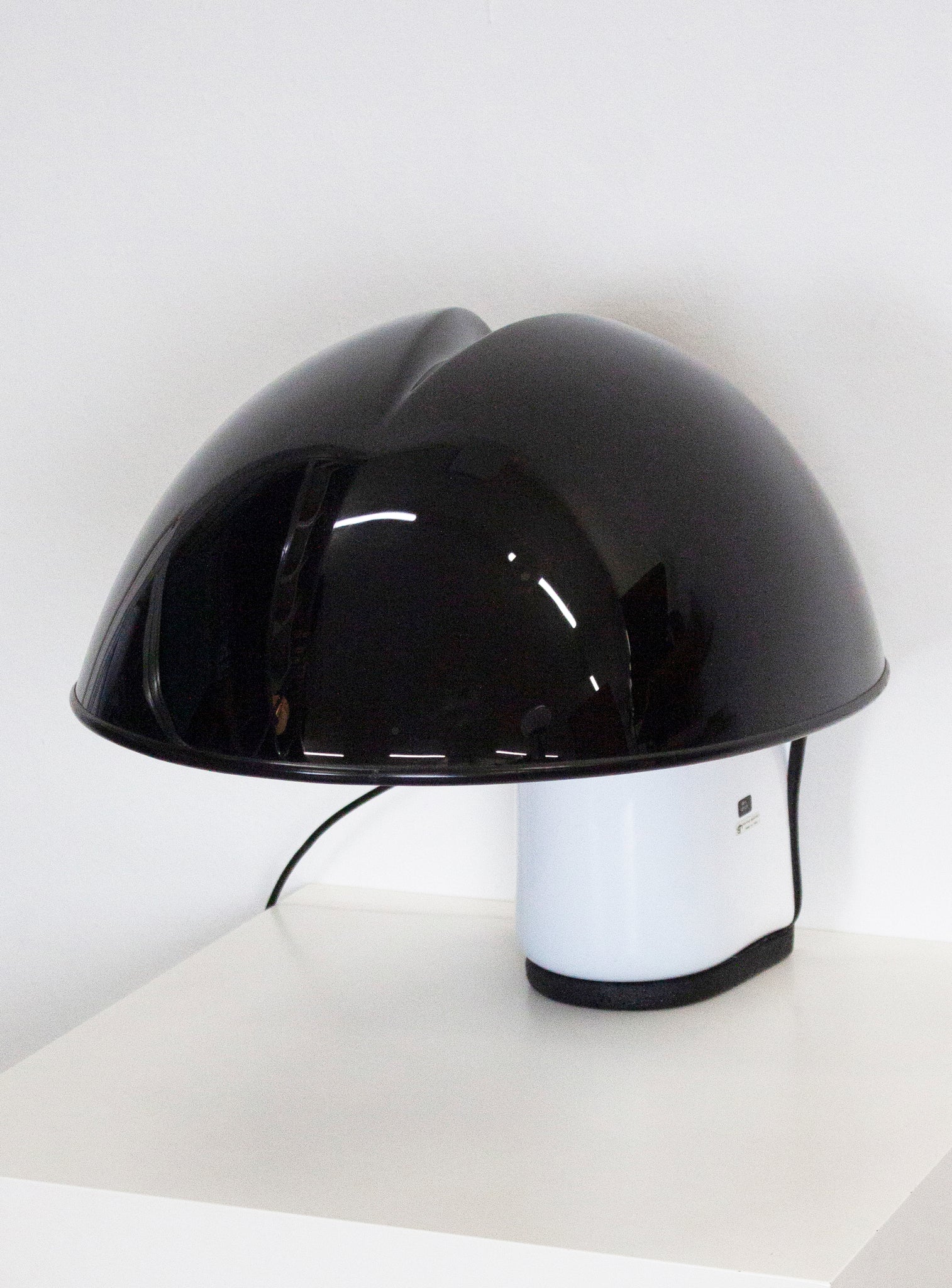 Harvey Guzzini Albanella Table Lamp by Sergio Brazzoli & Ermanno Lampa (Black)