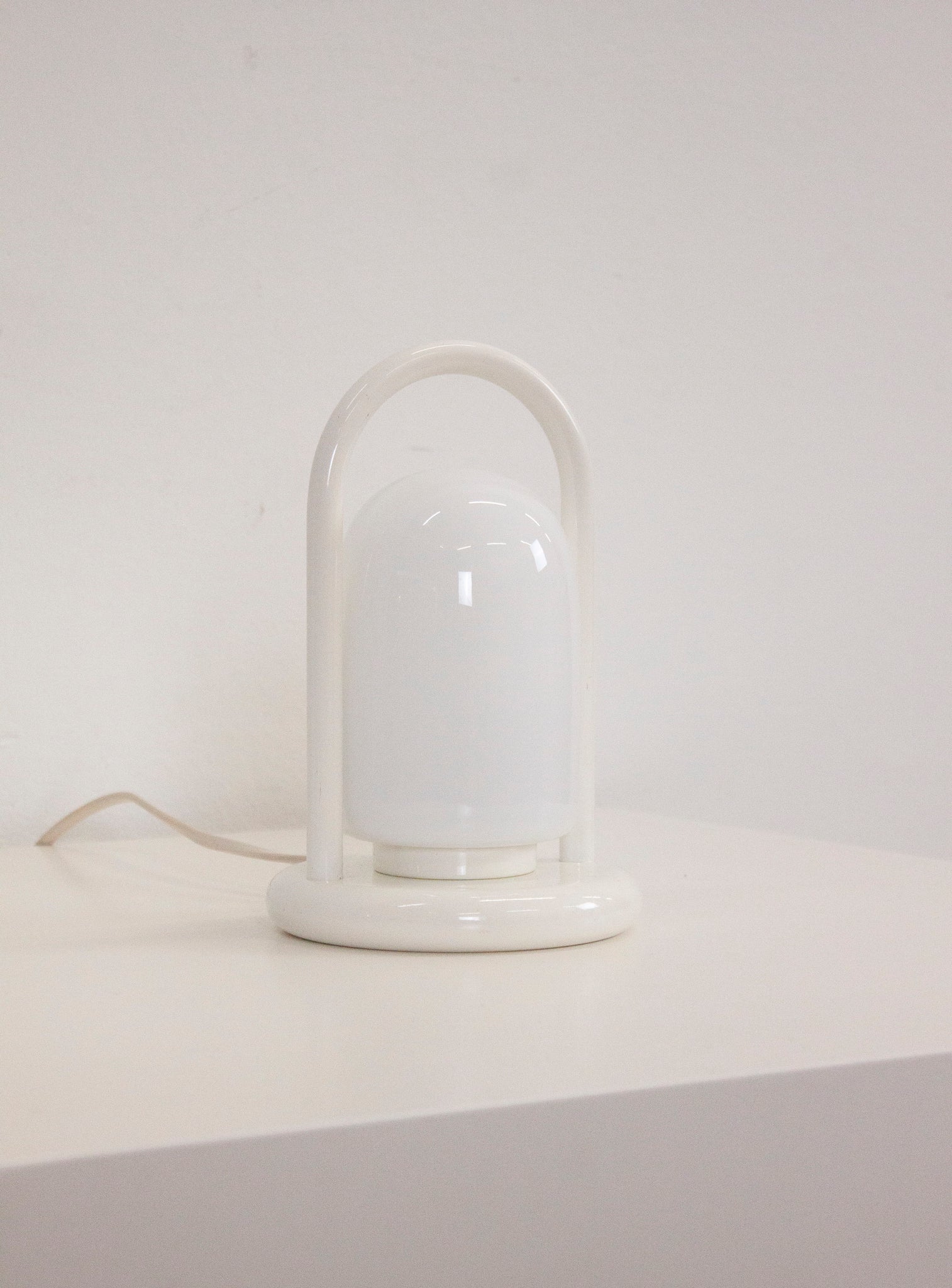 Hema Desk Lamp (White)