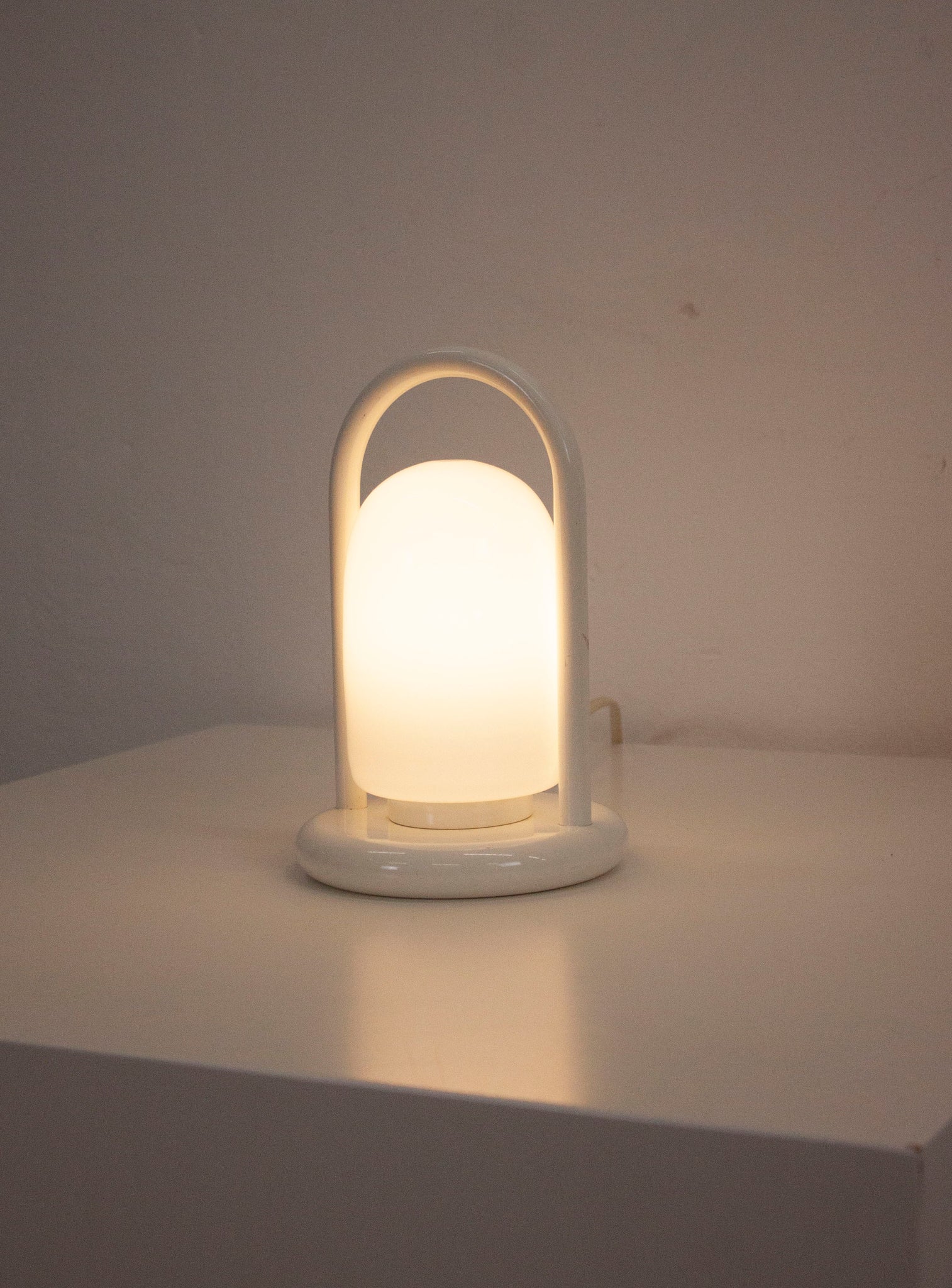 Hema Desk Lamp (White)