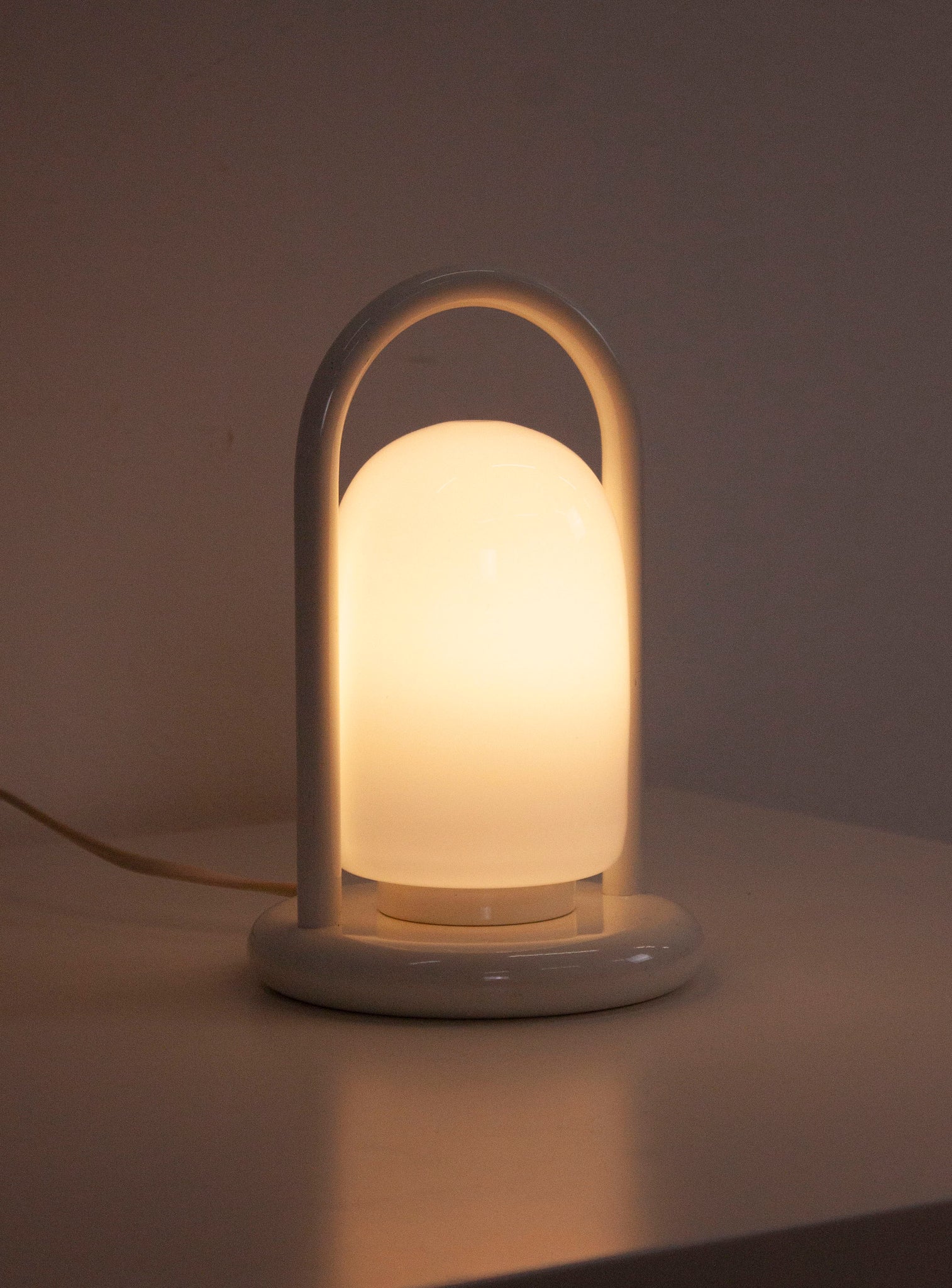 Hema Desk Lamp (White)