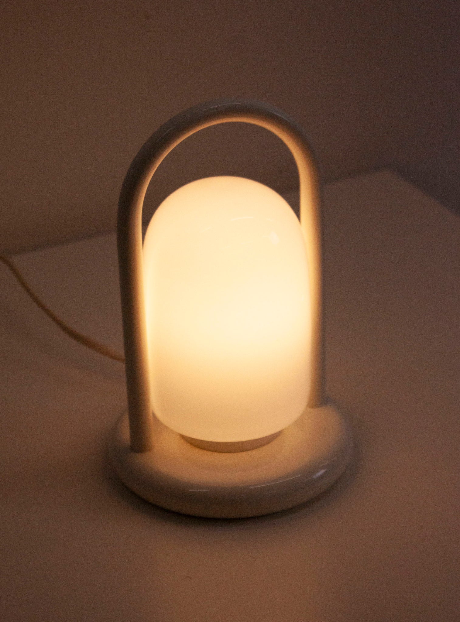 Hema Desk Lamp (White)