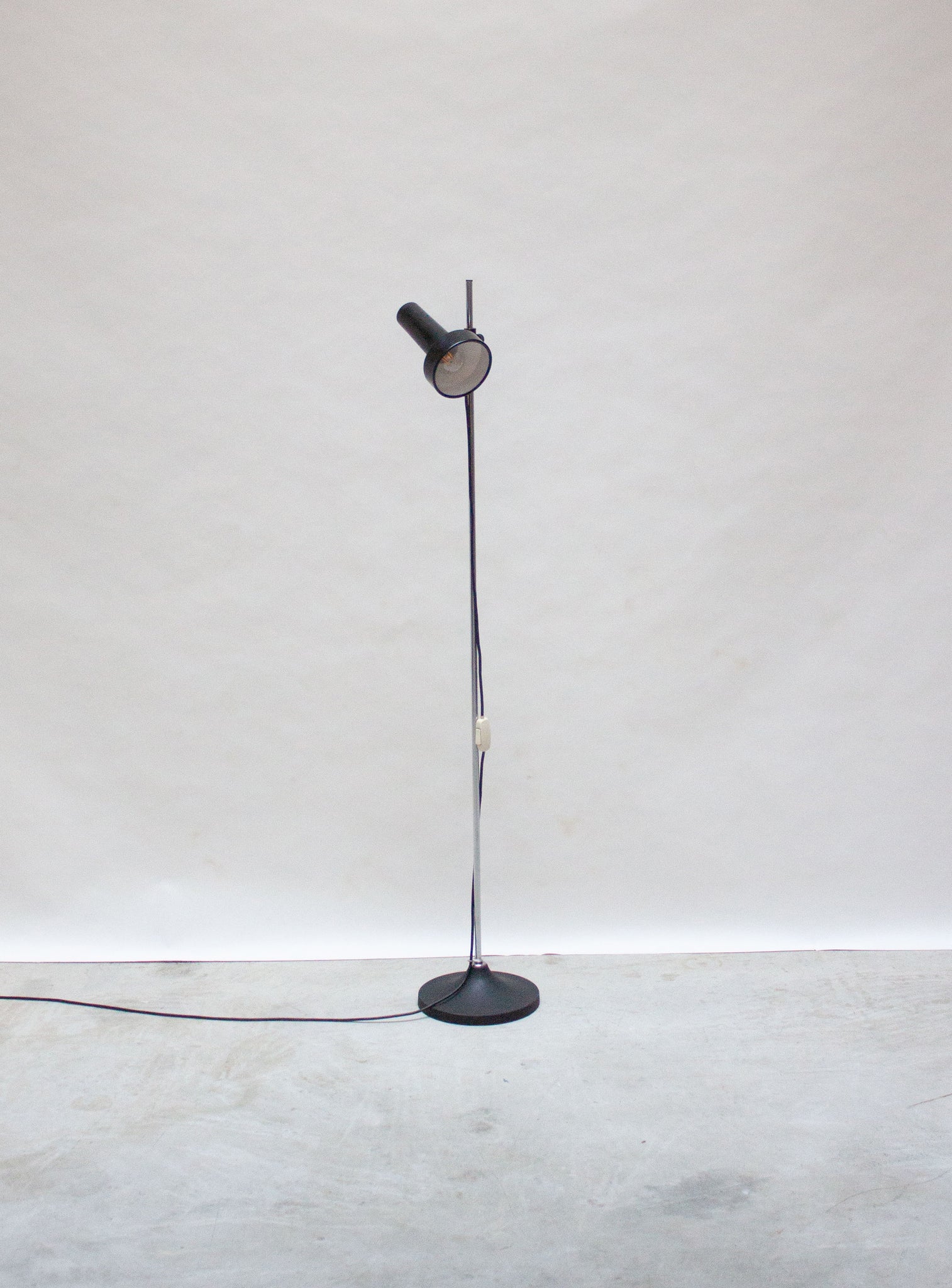 Herda Floor Lamp (Black)