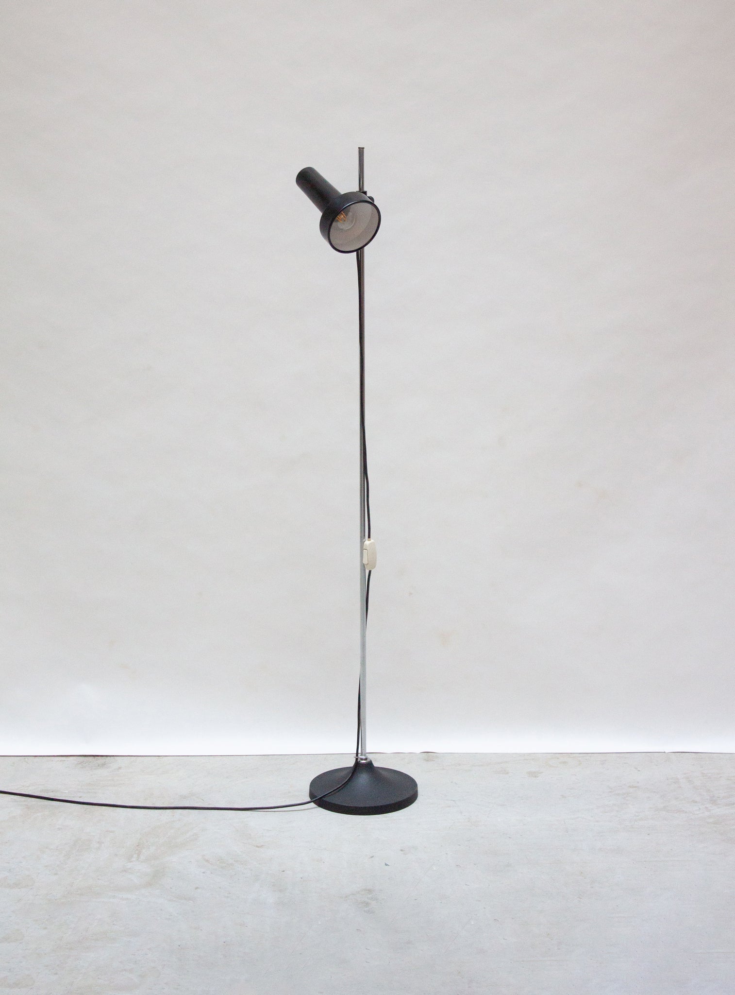 Herda Floor Lamp (Black)