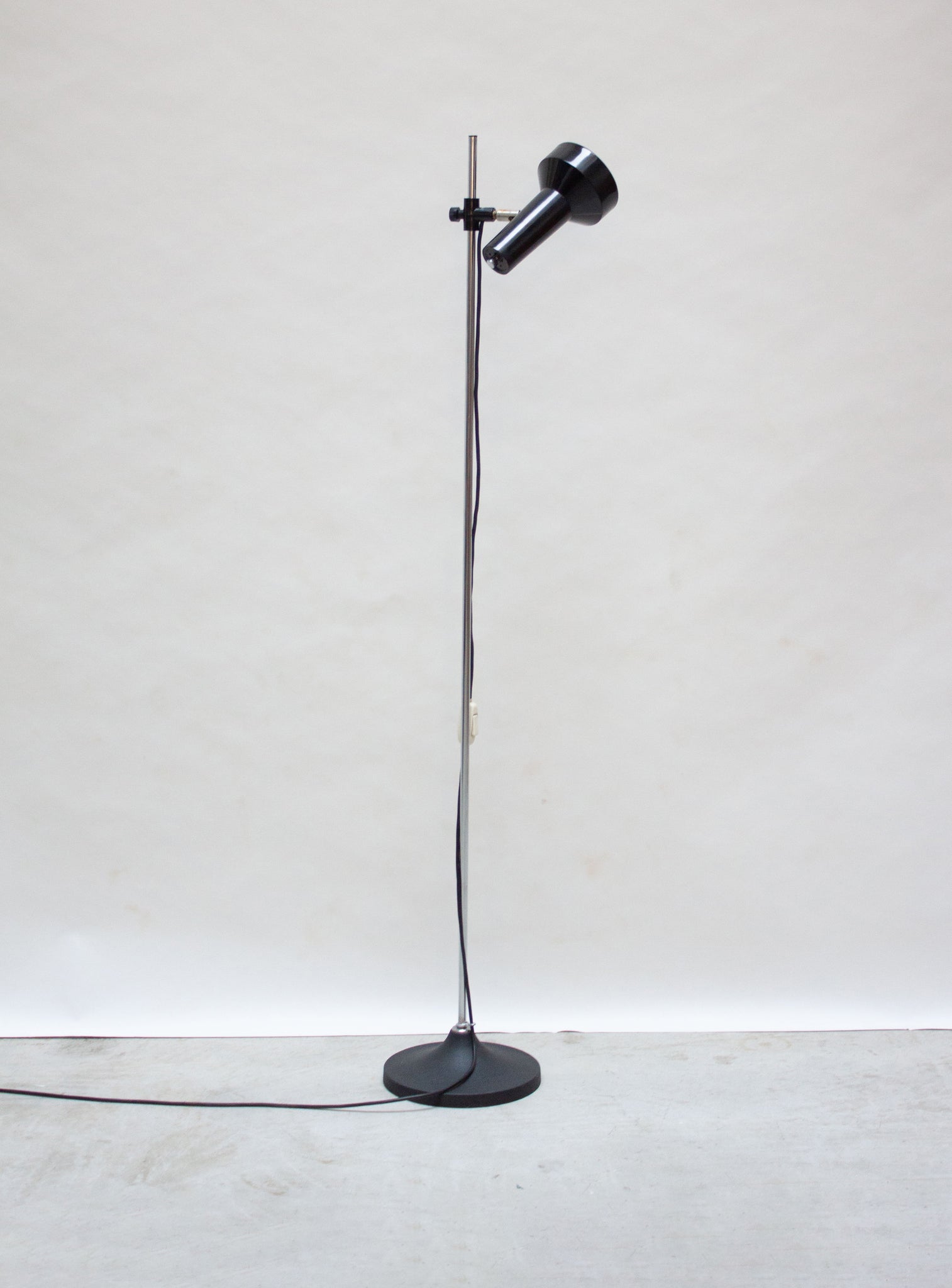 Herda Floor Lamp (Black)