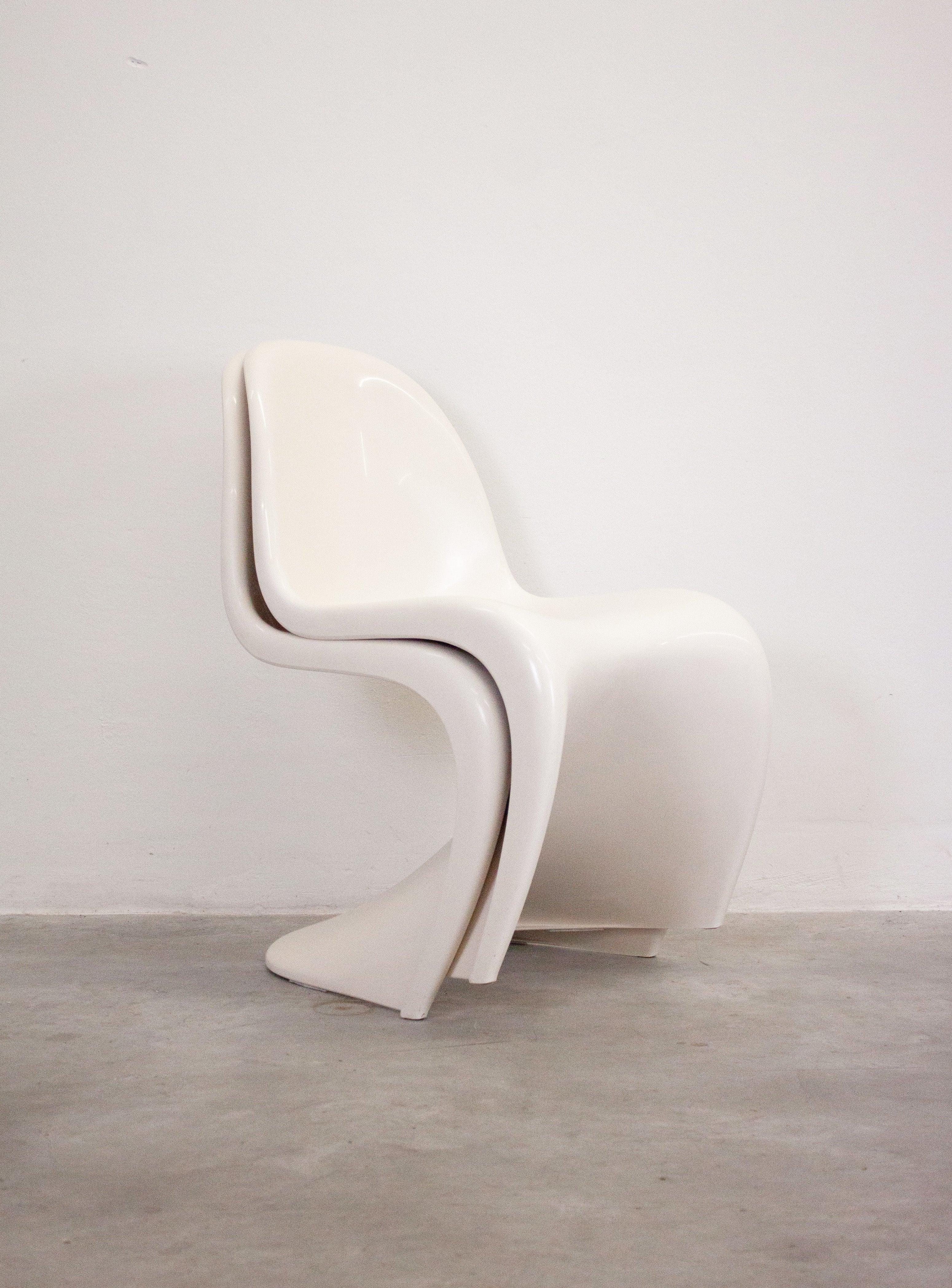 Herman Miller Panton Chair by Verner Panton (White) – JUKI AMSTERDAM