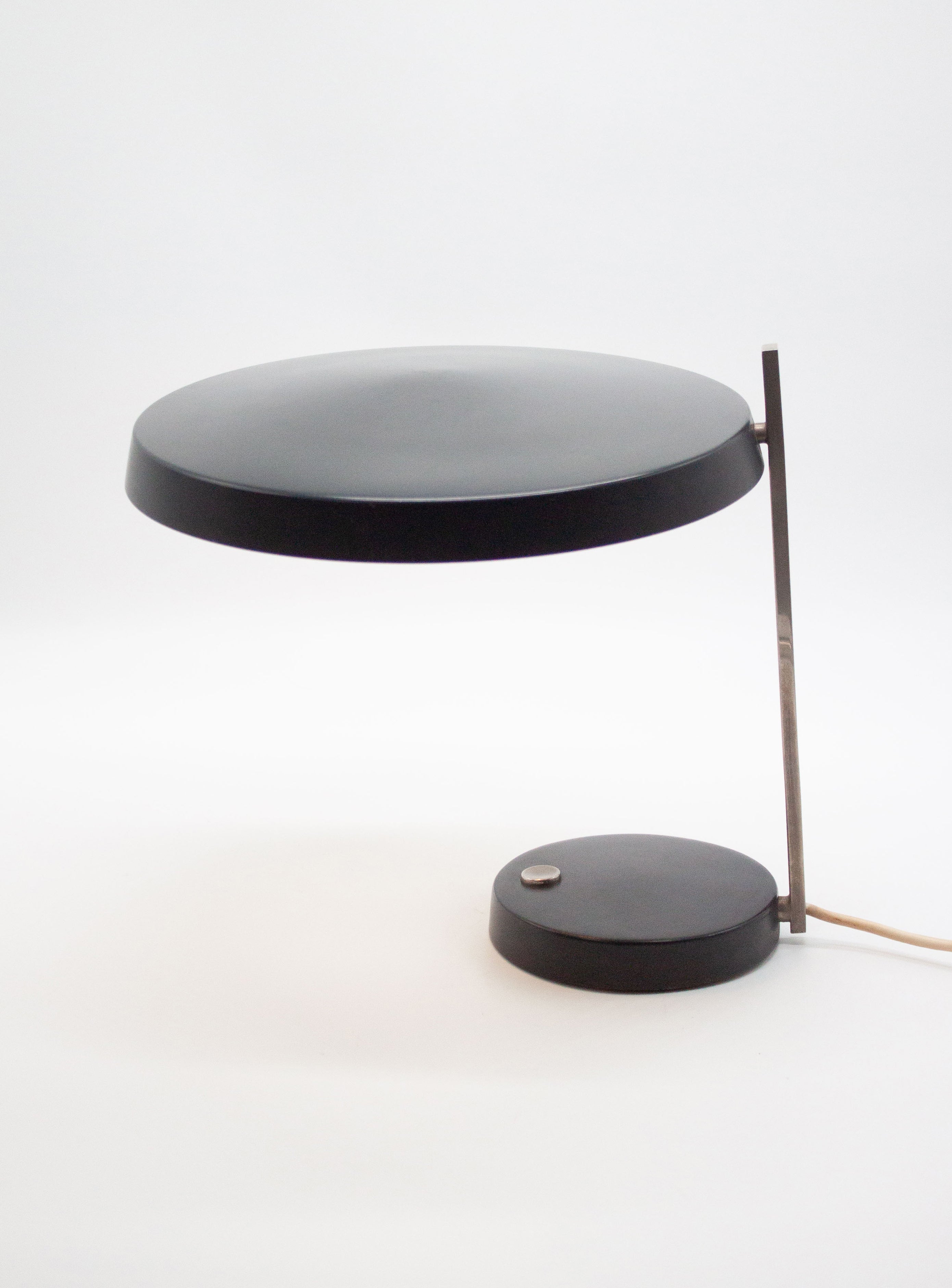 Hillebrand Oslo Table Lamp by Heinz Pfaender (Black) – JUKI AMSTERDAM