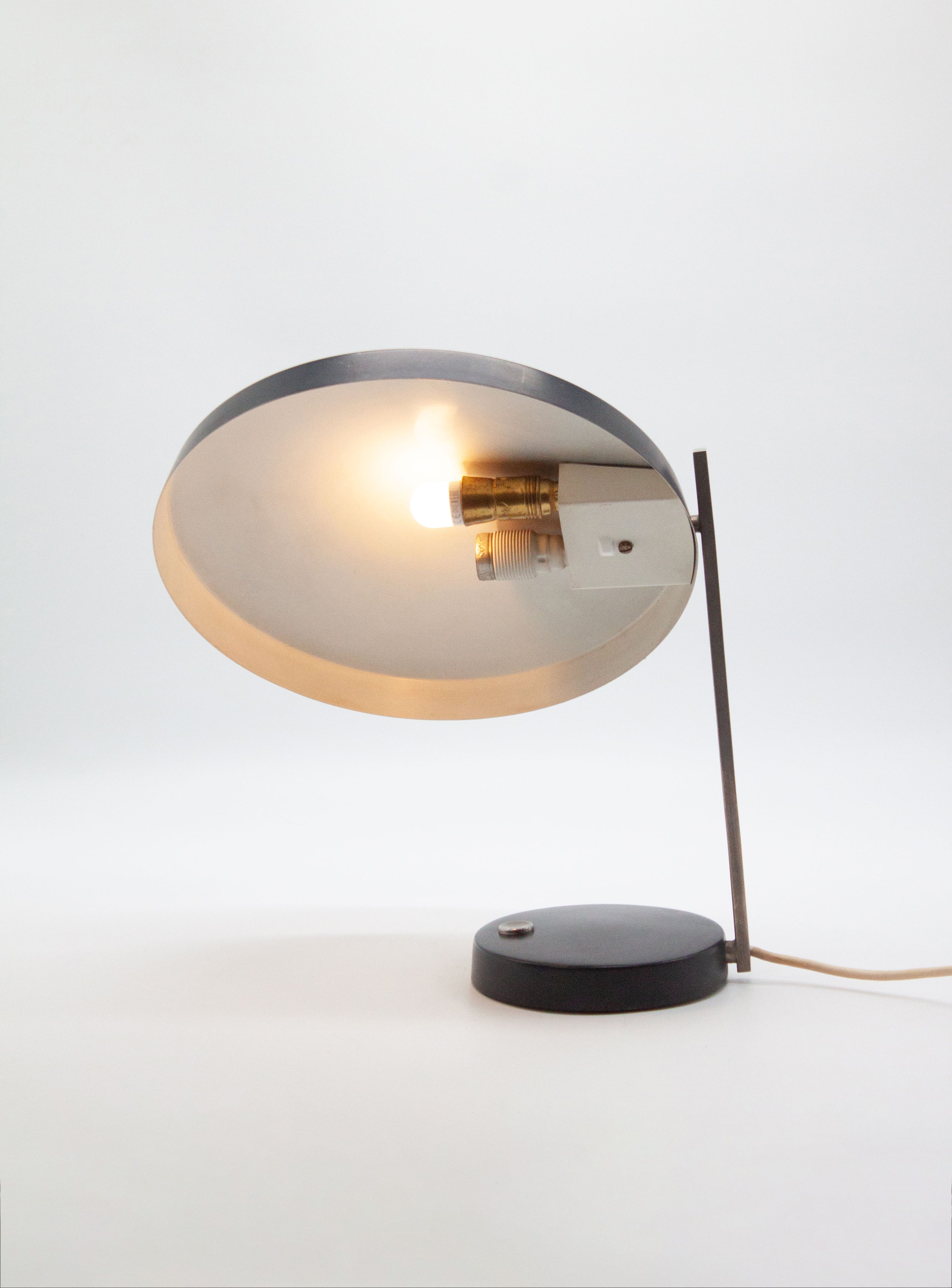 Hillebrand Oslo Table Lamp by Heinz Pfaender (Black) – JUKI AMSTERDAM