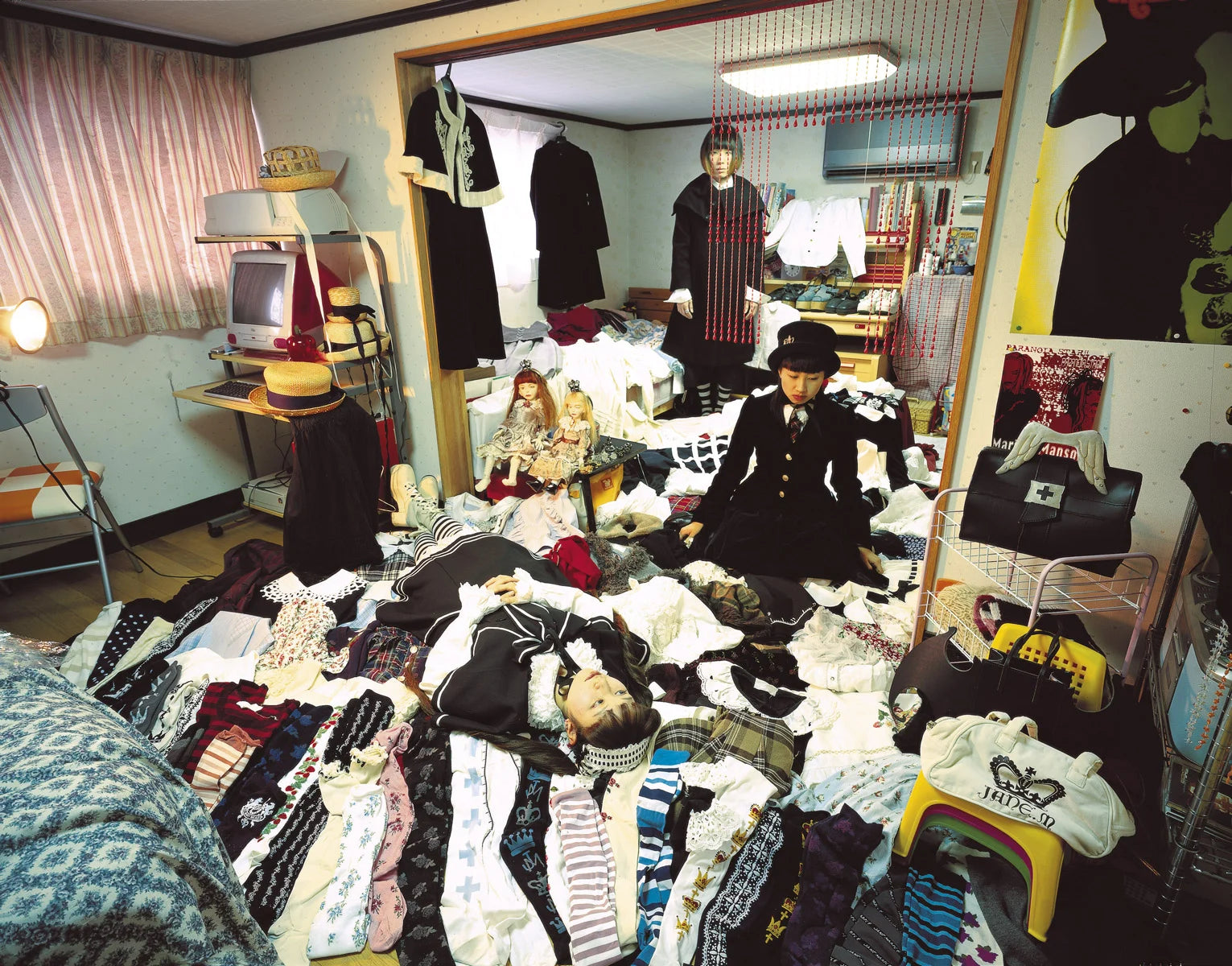 【サイン入】HAPPY VICTIMS by Kyoichi Tsuzuki iMyfGHRDP_rkI7lB.jpeg