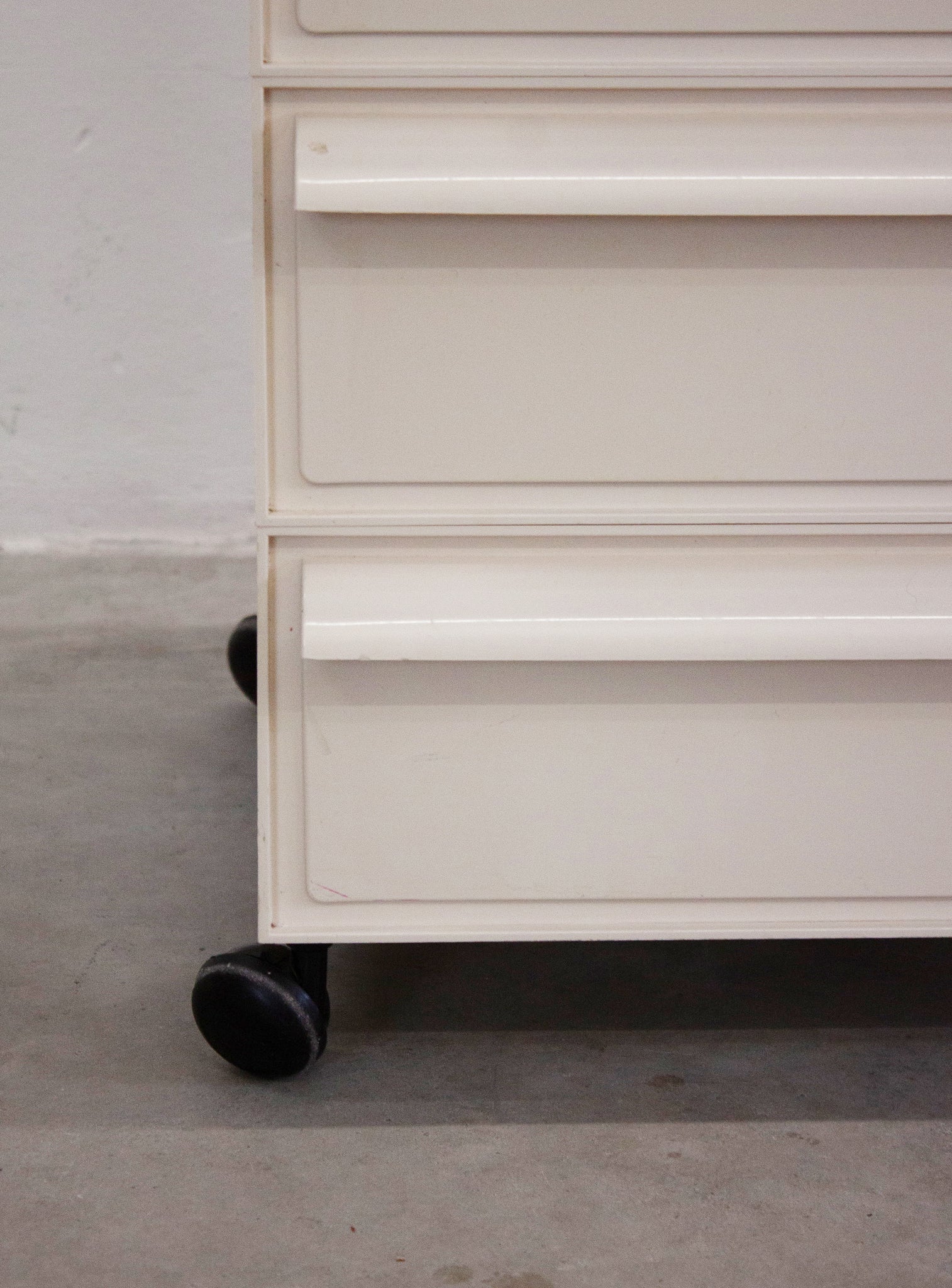 Kartell Chest of Drawers by Simon Fussell (Off-White)