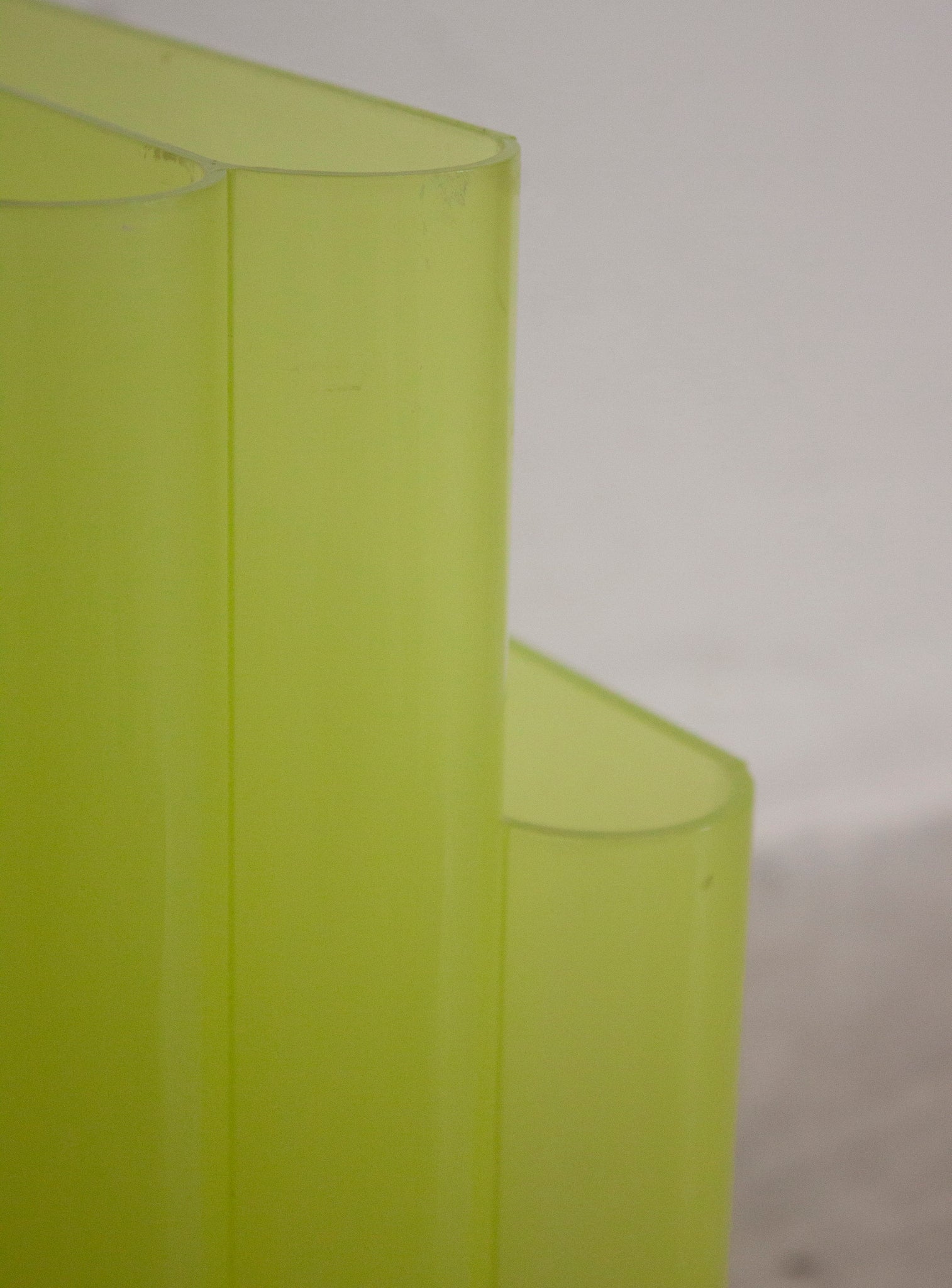 Kartell Magazine Rack by Giotto Stoppino (Neon Green)