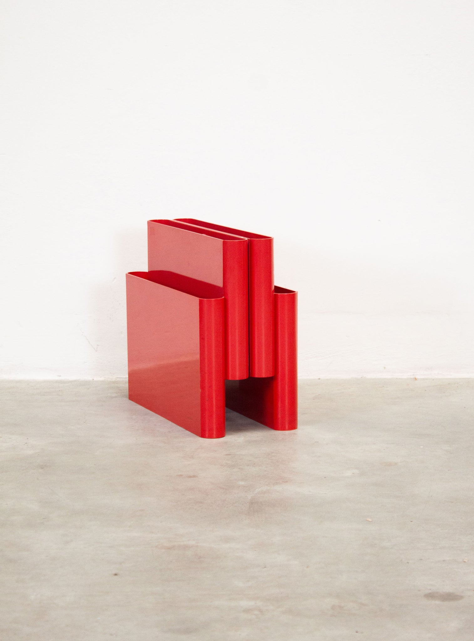 Kartell Magazine Rack by Giotto Stoppino (Red)