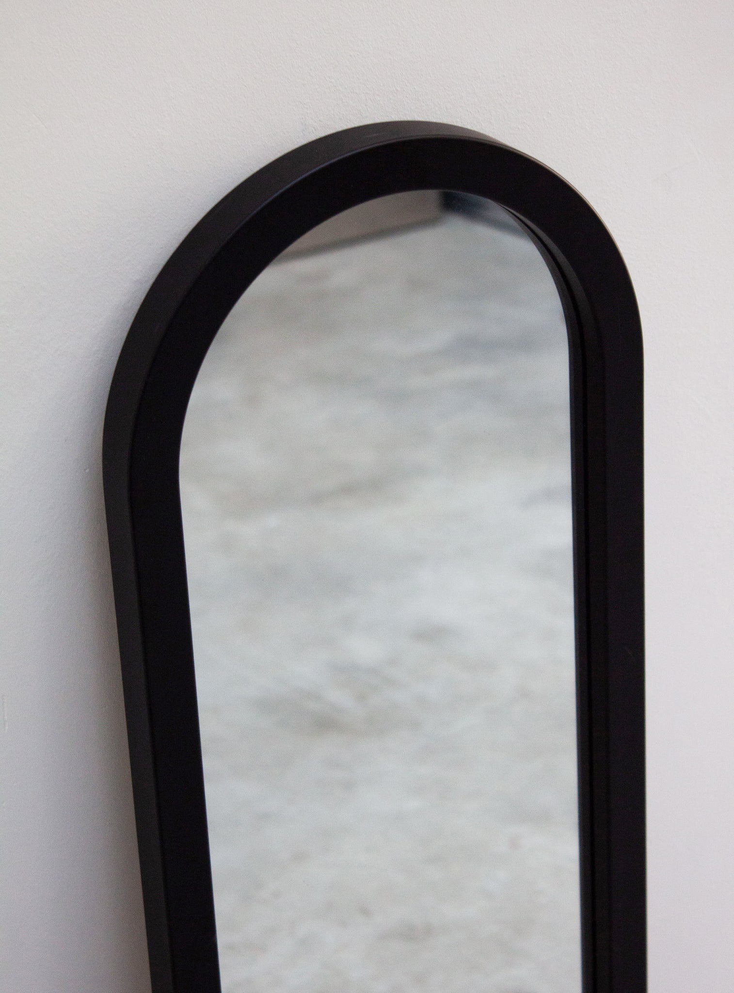 Kartell Model 4729 Mirror by Anna Castelli (Black)