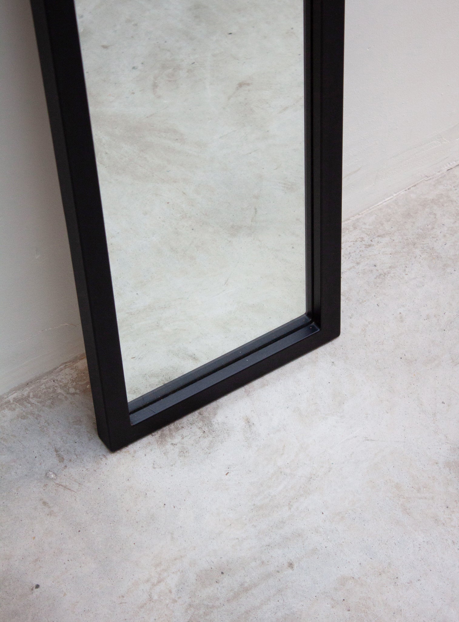 Kartell Model 4729 Mirror by Anna Castelli (Black)