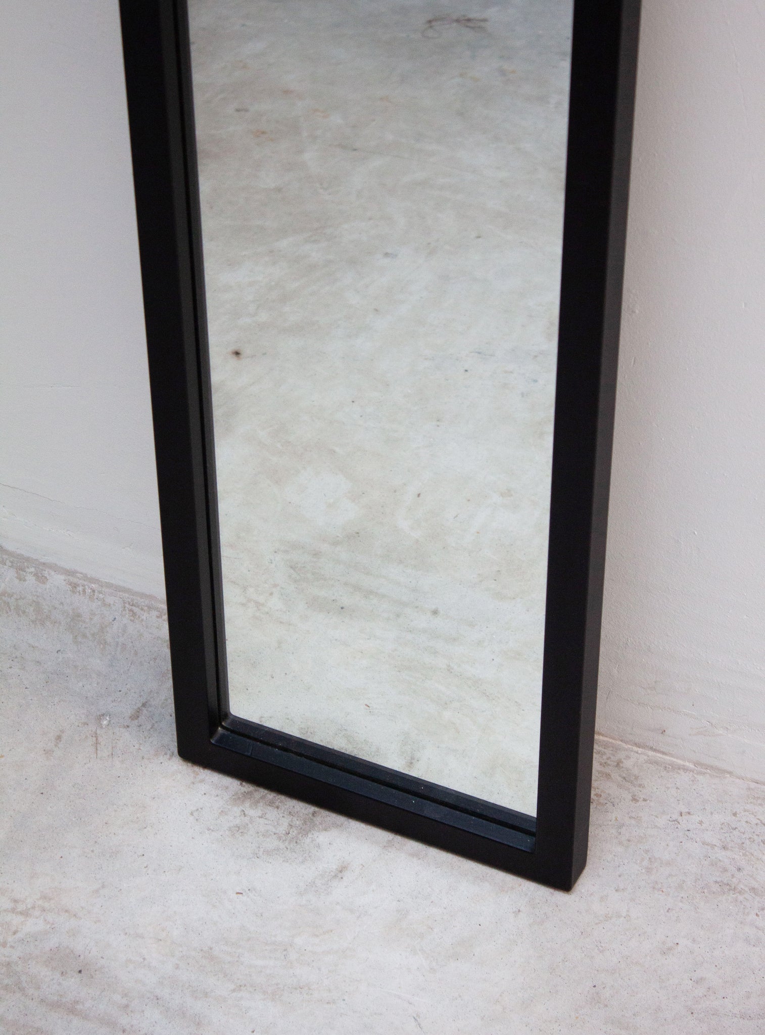 Kartell Model 4729 Mirror by Anna Castelli (Black)