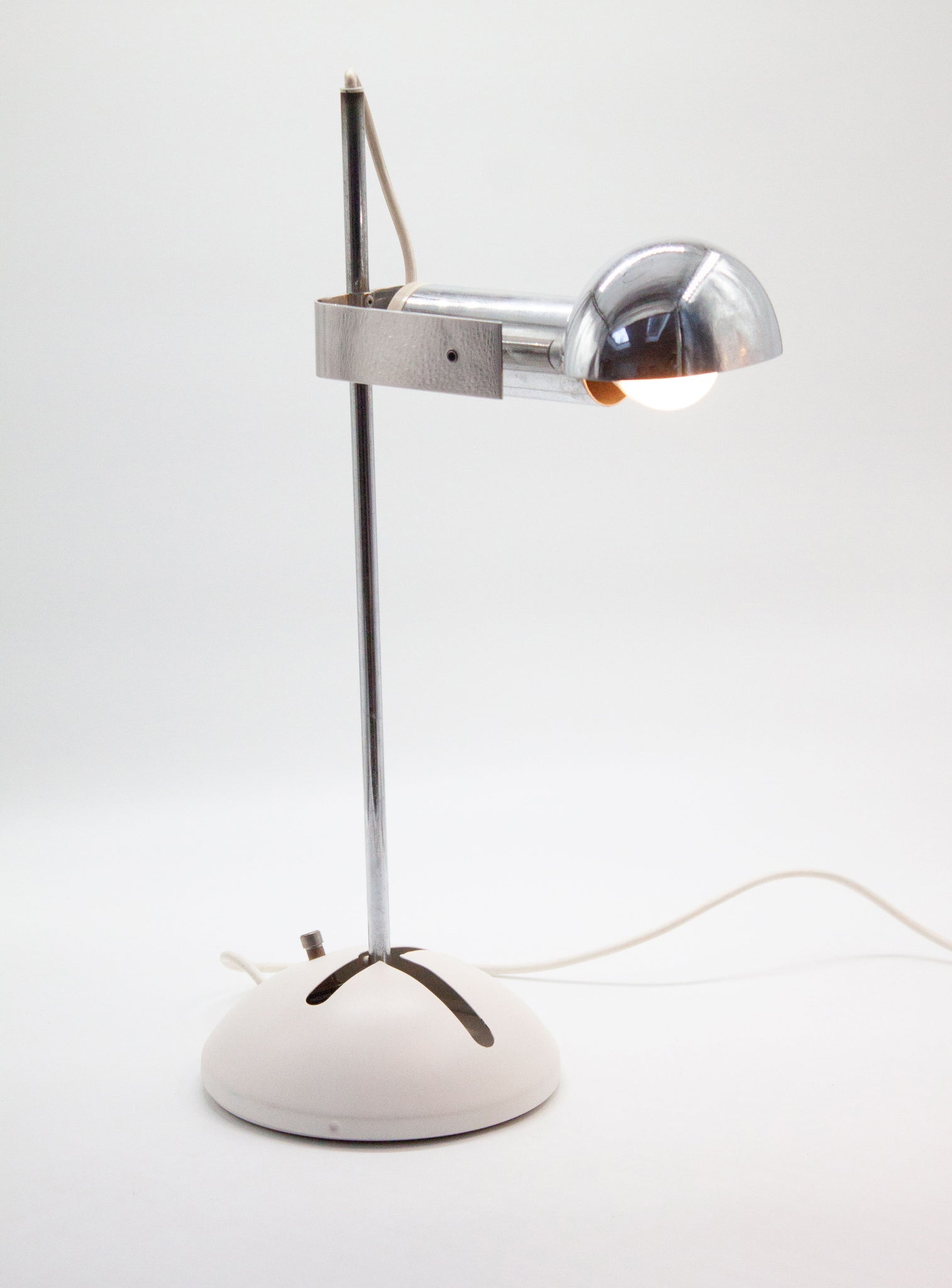 Luci Cinisello Milano T359 Desk Lamp by Robert Sonneman (White)