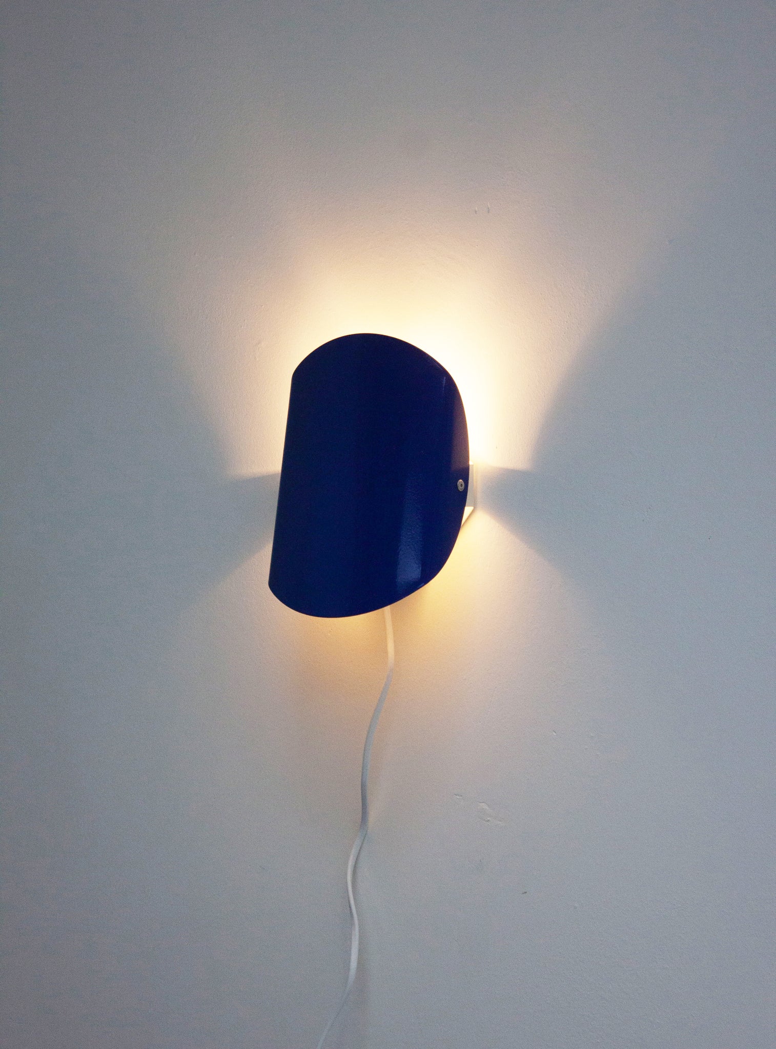 Lyfa Wall Lamp (Cobalt Blue)