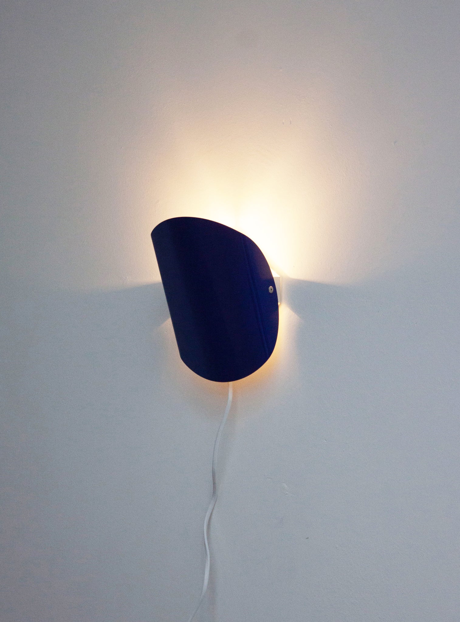 Lyfa Wall Lamp (Cobalt Blue)