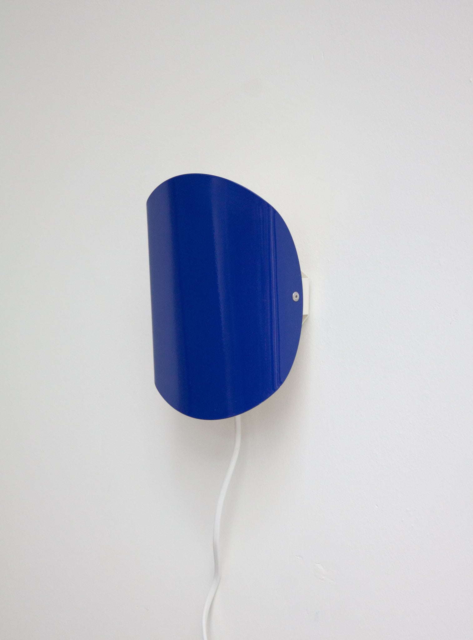 Lyfa Wall Lamp (Cobalt Blue)