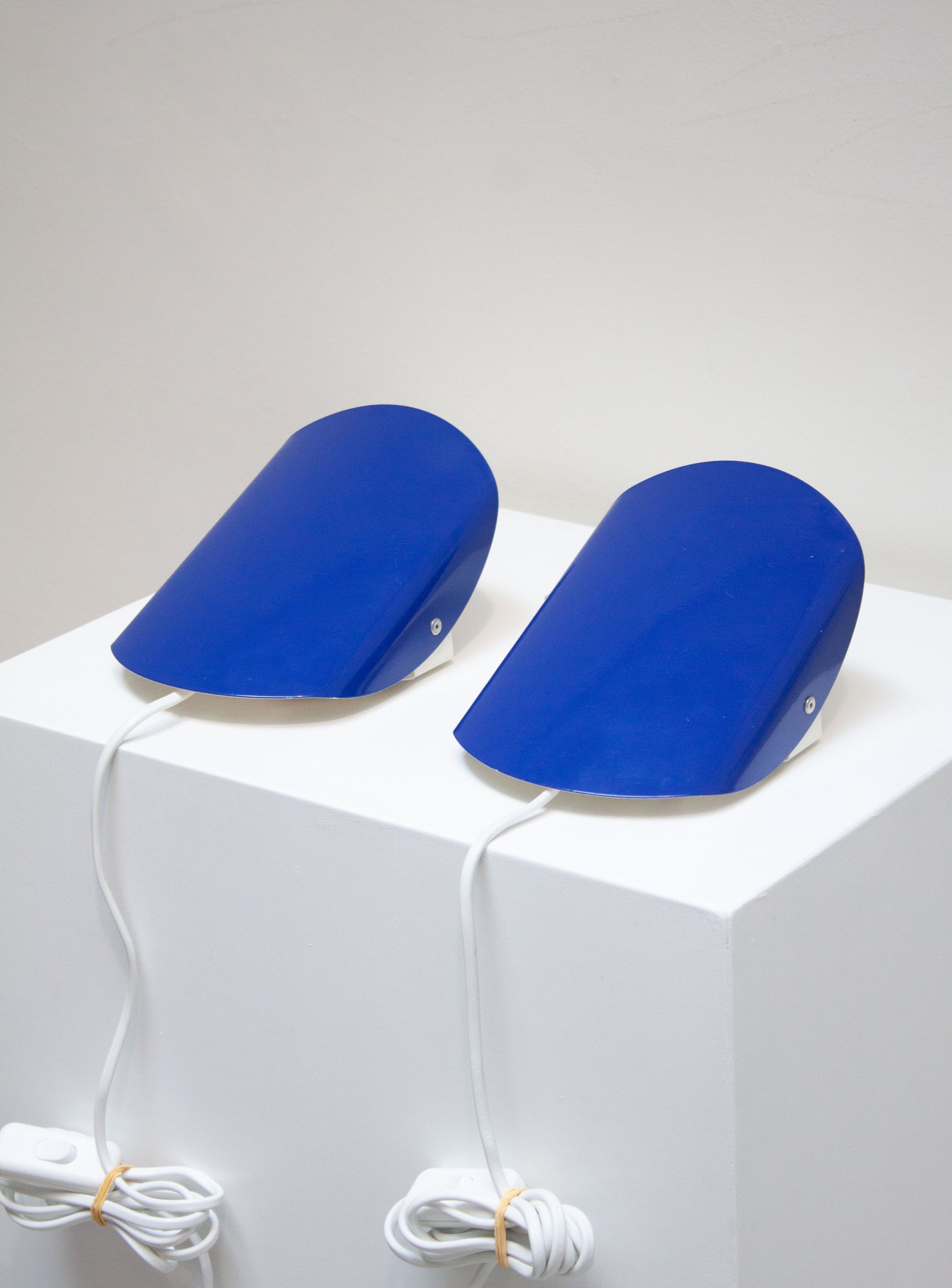 Lyfa Wall Lamp (Cobalt Blue)