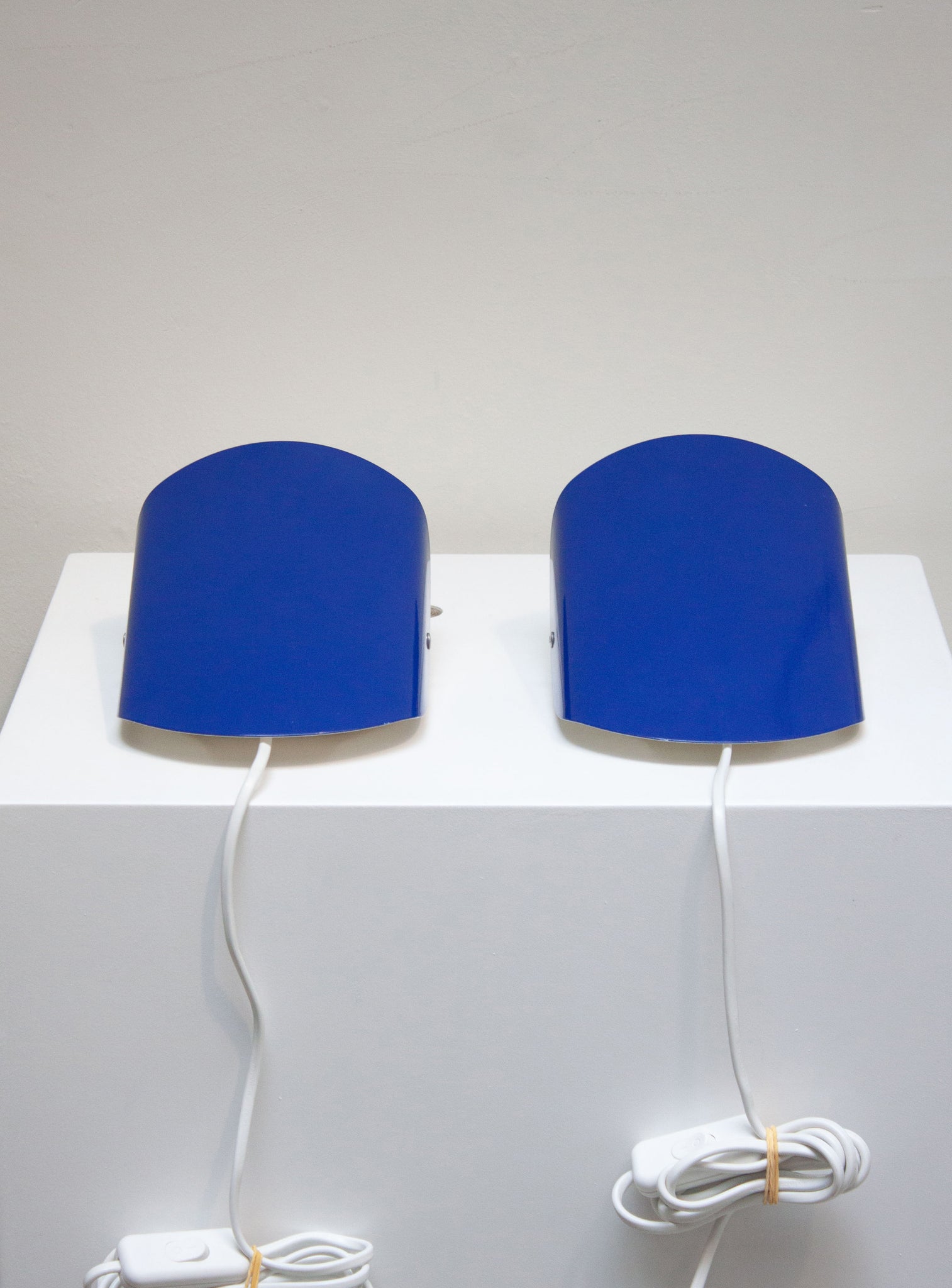Lyfa Wall Lamp (Cobalt Blue)
