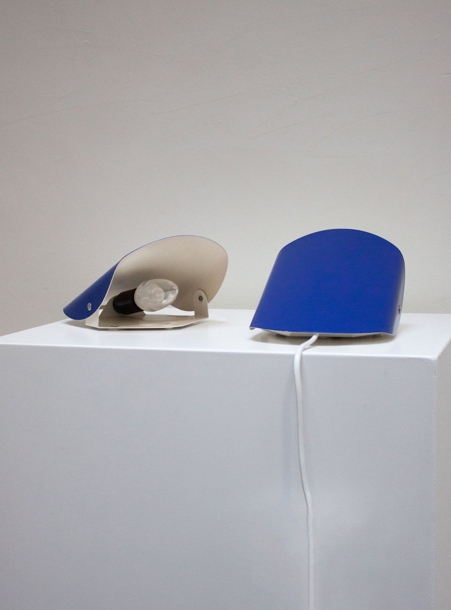 Lyfa Wall Lamp (Cobalt Blue)