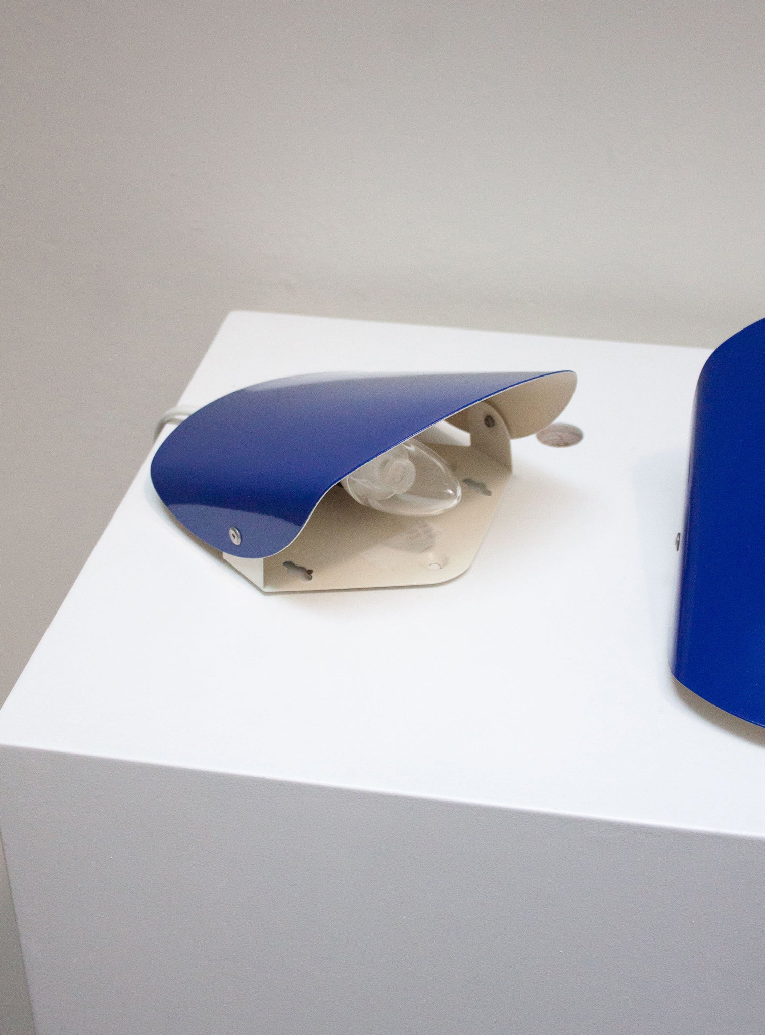 Lyfa Wall Lamp (Cobalt Blue)
