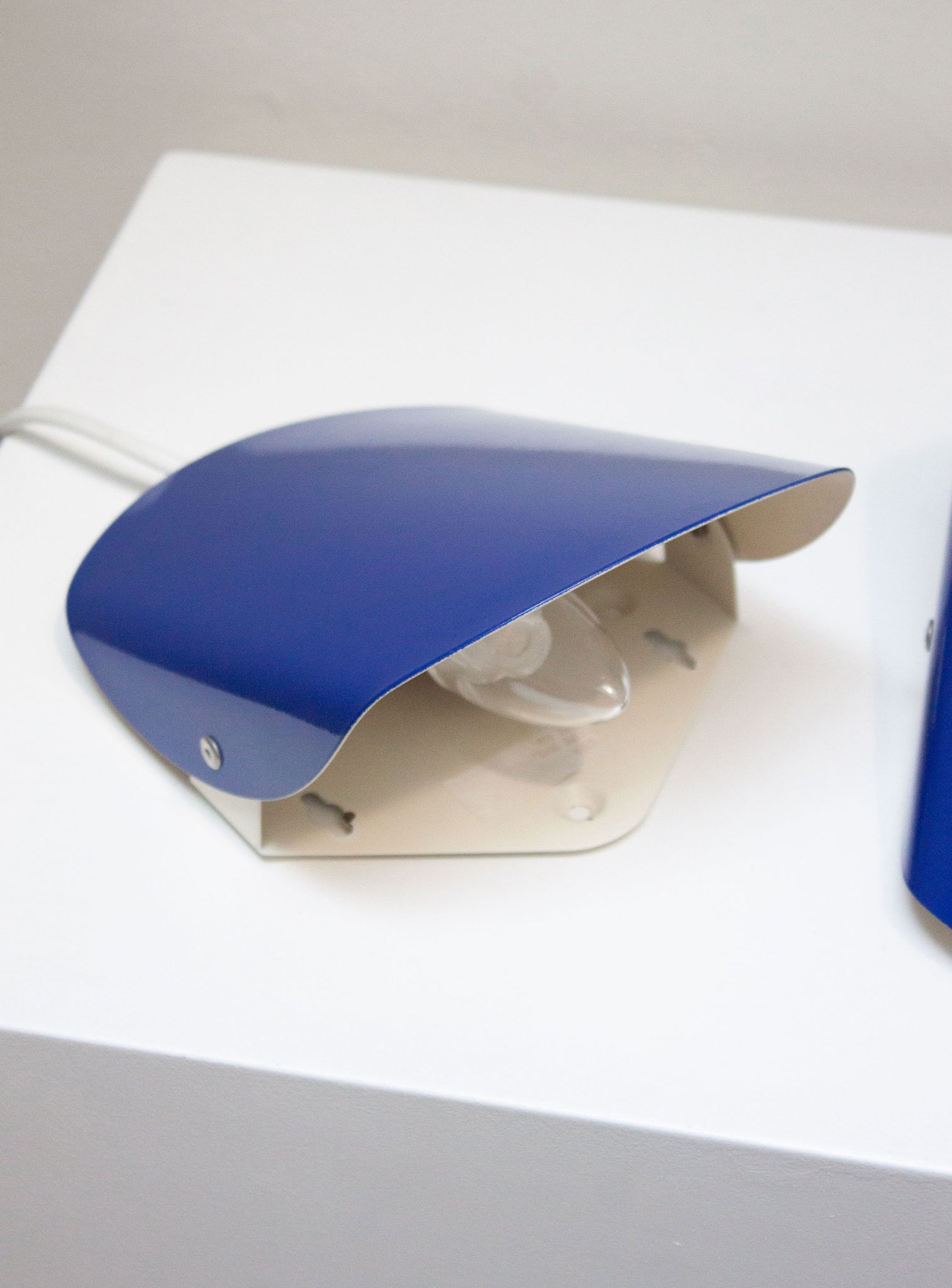 Lyfa Wall Lamp (Cobalt Blue)