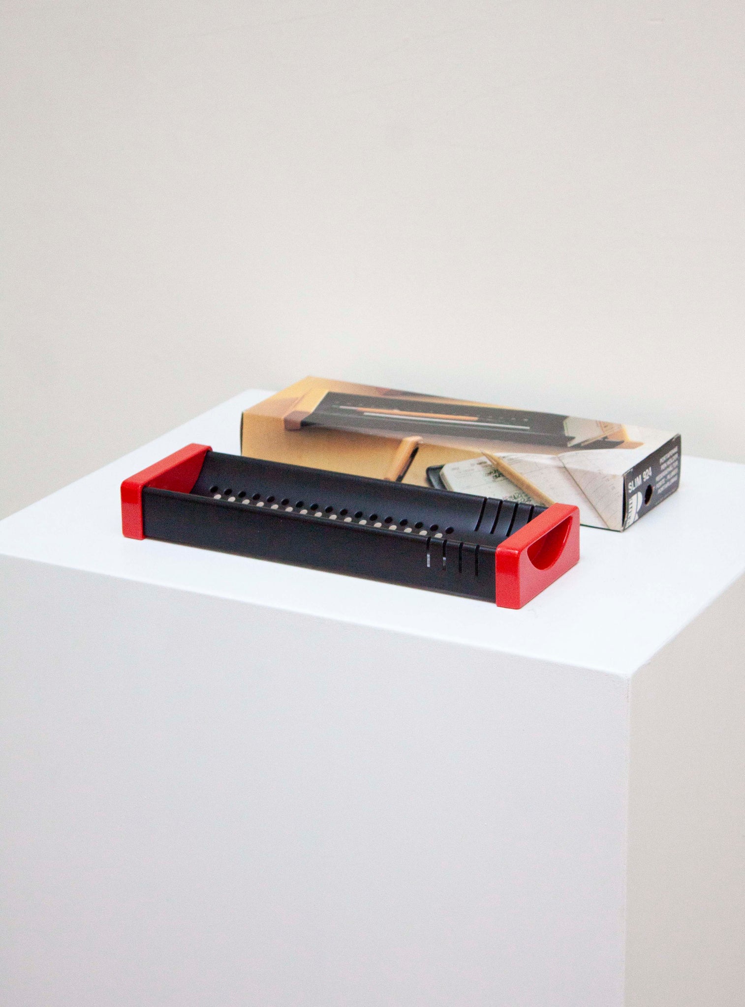 Rexite Slim 924 Portapenne Desk Organizer by Raul Barbieri & Giorgio Marianelli (Red)