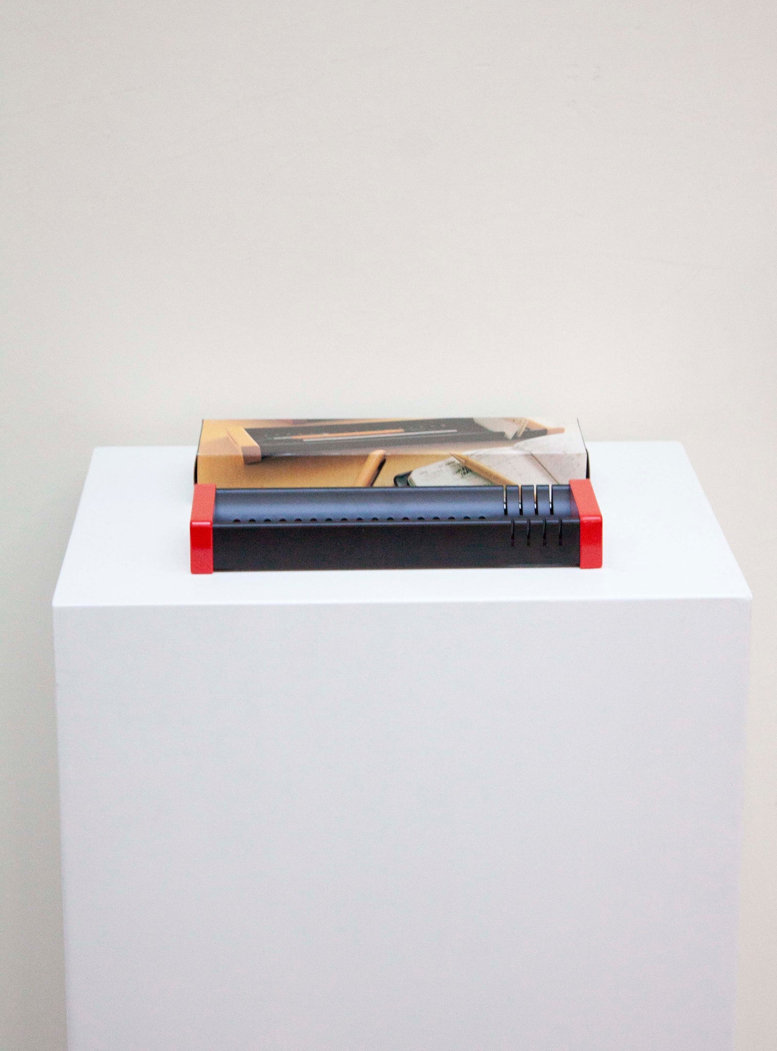 Rexite Slim 924 Portapenne Desk Organizer by Raul Barbieri & Giorgio Marianelli (Red)