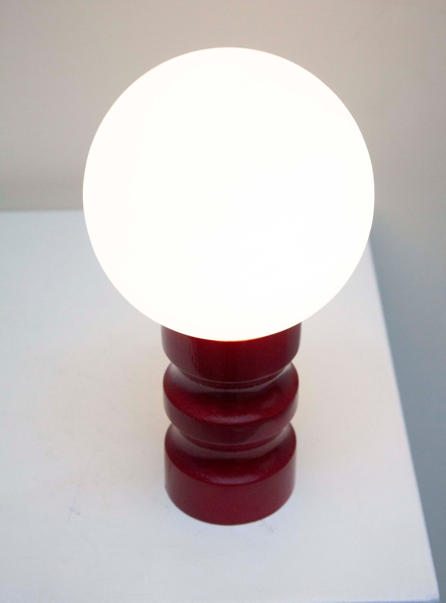 Sphere Desk Lamp (Burgundy)