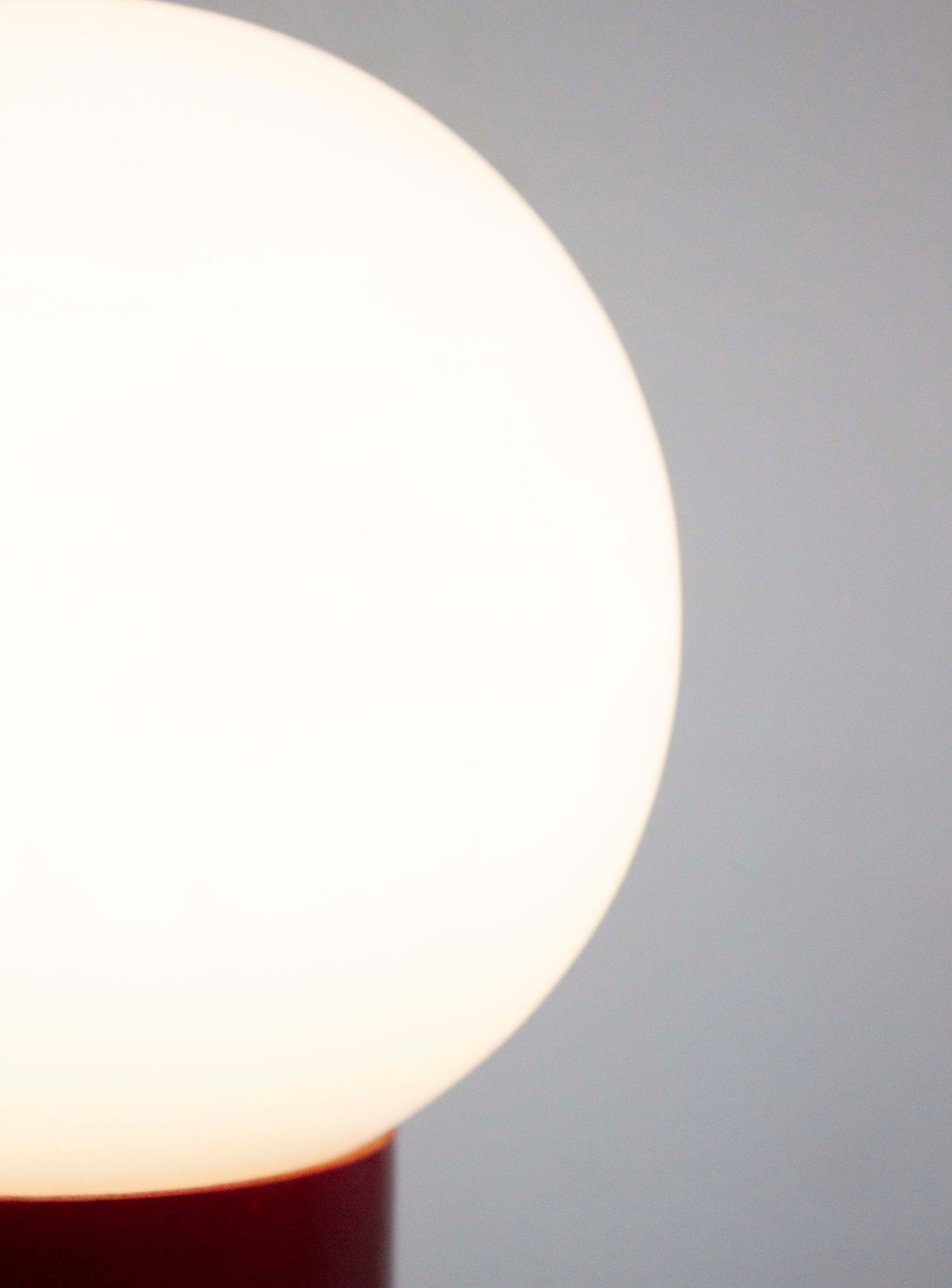 Sphere Desk Lamp (Burgundy)