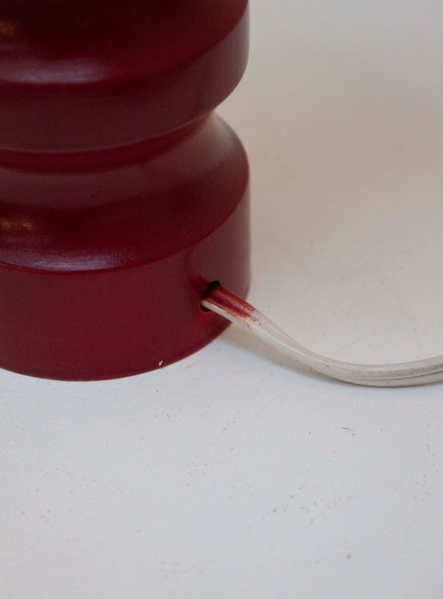 Sphere Desk Lamp (Burgundy)