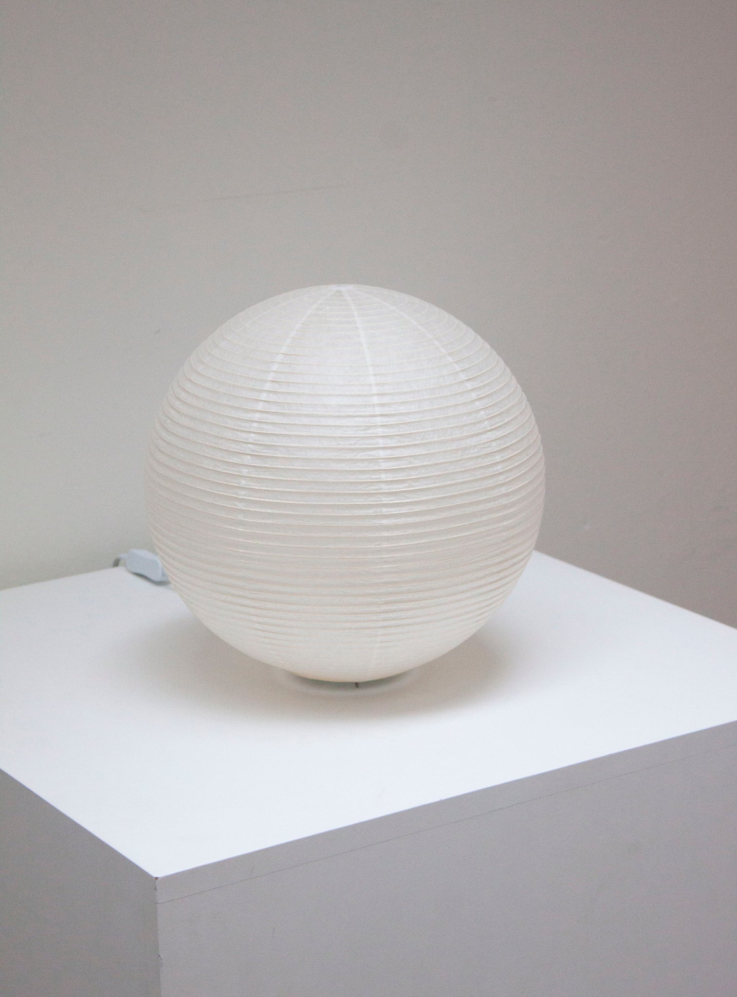 Paper Moon 05 Desk Lamp by Shigeru Uchida – JUKI AMSTERDAM