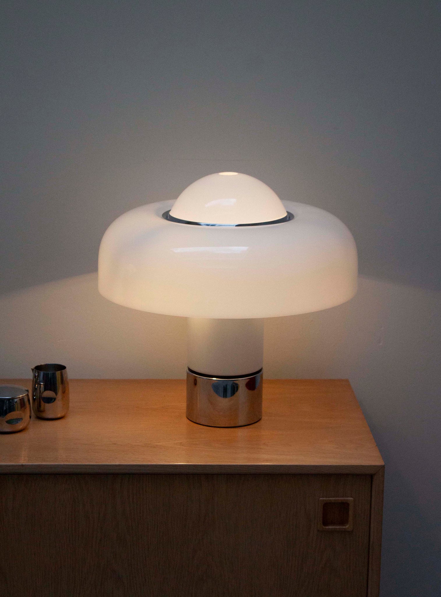 Harvey Guzzini Brumbry Desk Lamp by Luigi Massoni (White)