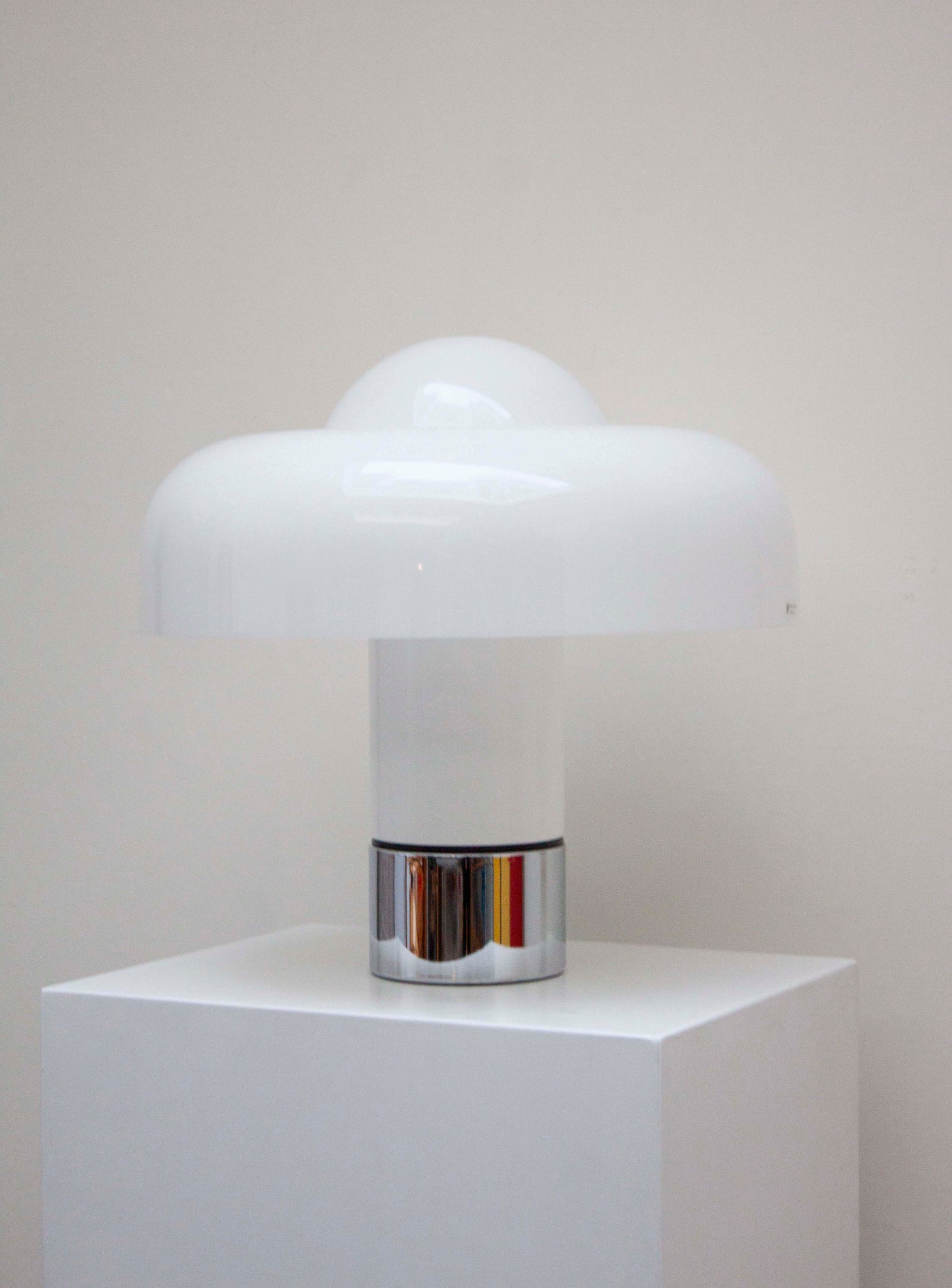 Harvey Guzzini Brumbry Desk Lamp by Luigi Massoni (White)