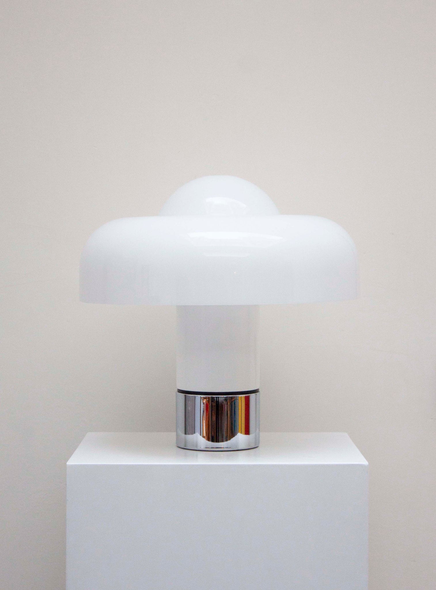 Harvey Guzzini Brumbry Desk Lamp by Luigi Massoni (White)
