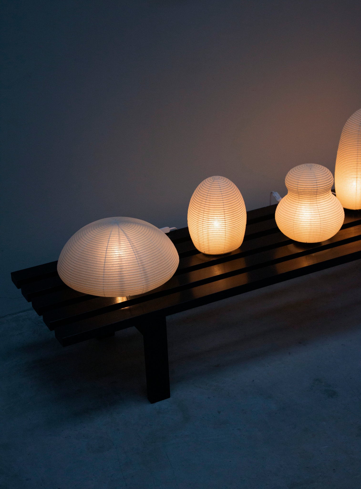 Paper Moon 04 Desk Lamp by Shigeru Uchida – JUKI AMSTERDAM