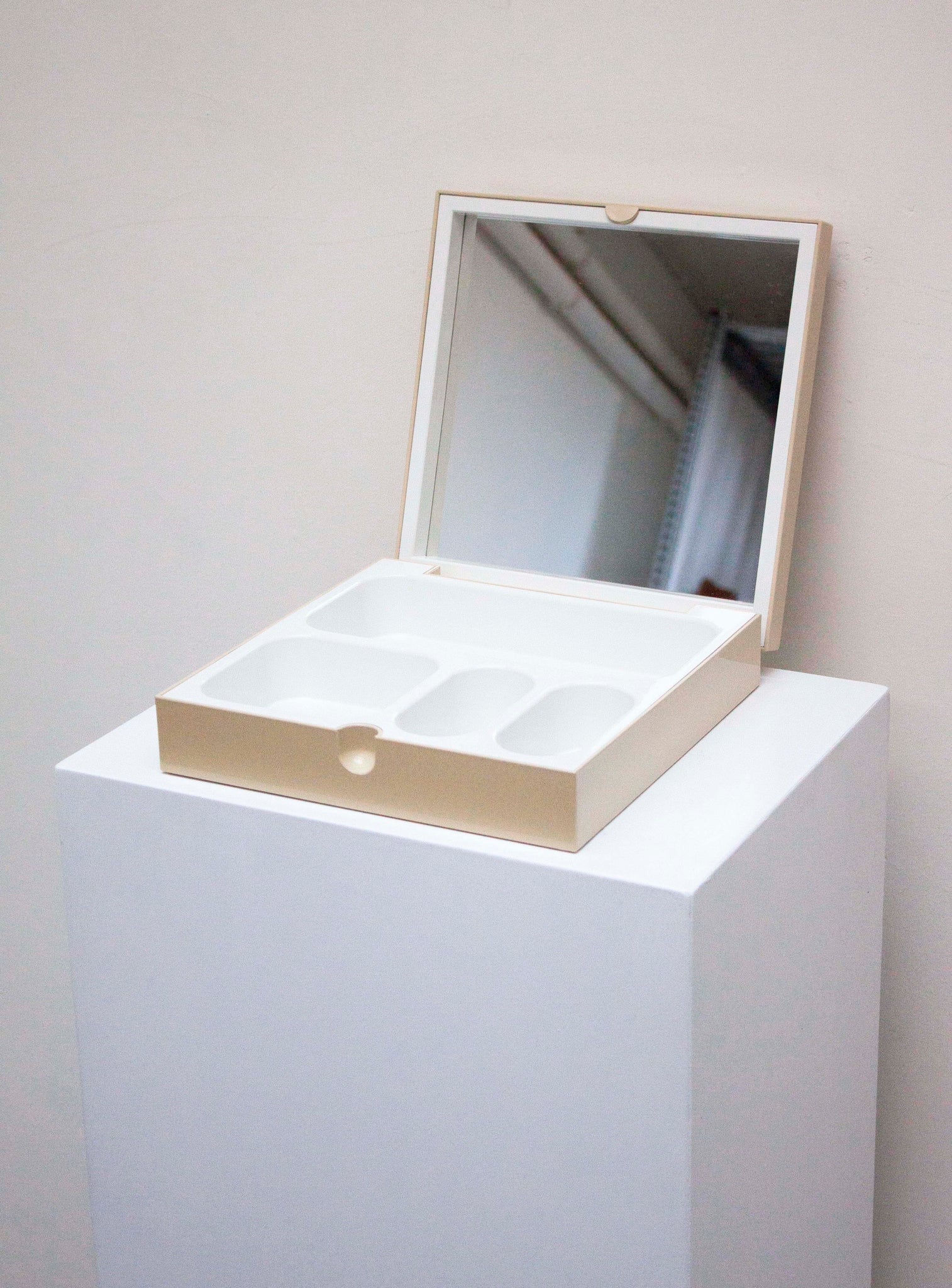 Gedy Vanity Box with Mirror by Makio Hasuike (Beige)
