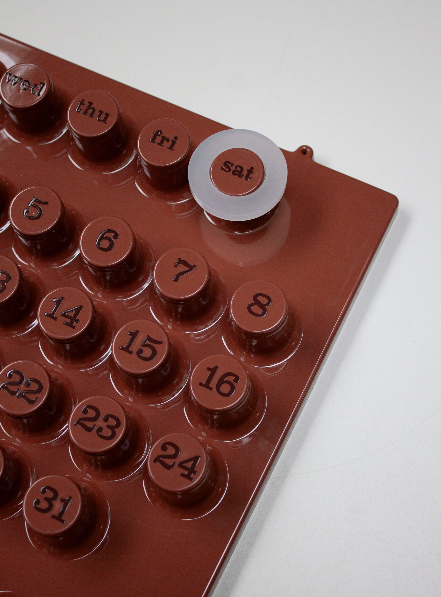 Ring-A-Date Perpetual Calendar by Giorgio Della Beffa (Café Mousse)