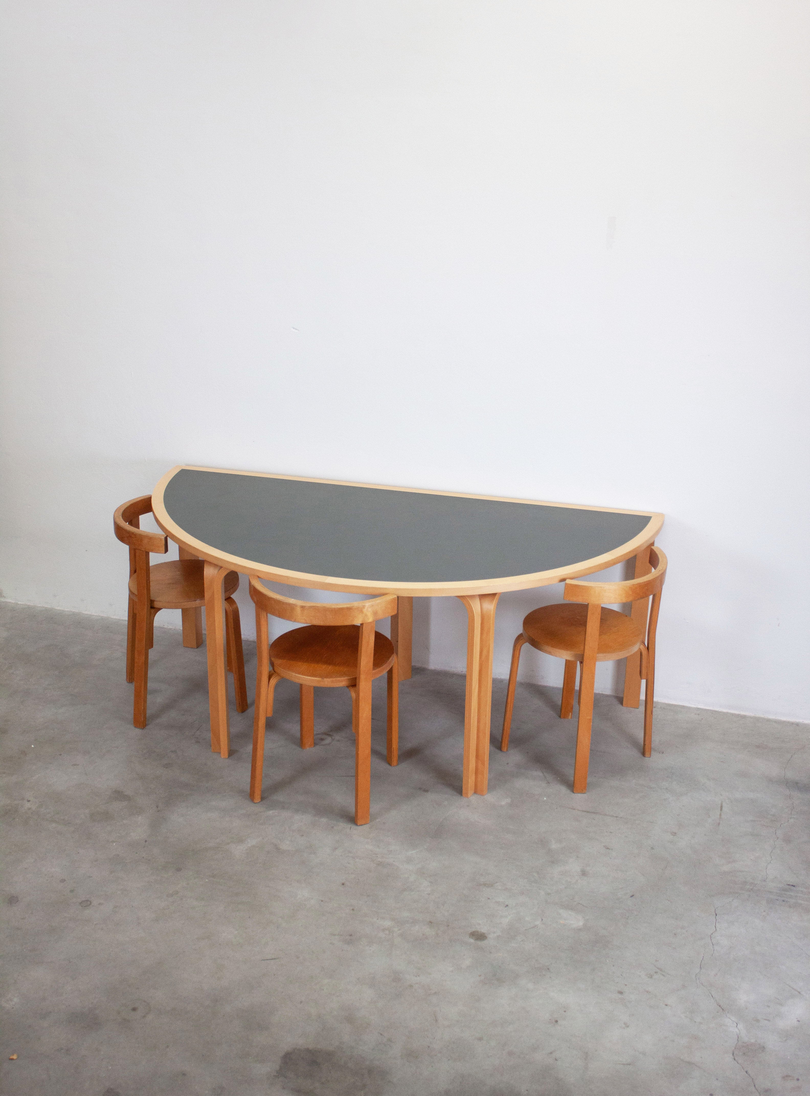 Magnus Olesen Half round table テーブル Magnus Olesen Half Round Dining Table by Rud Thygesen & Johnny