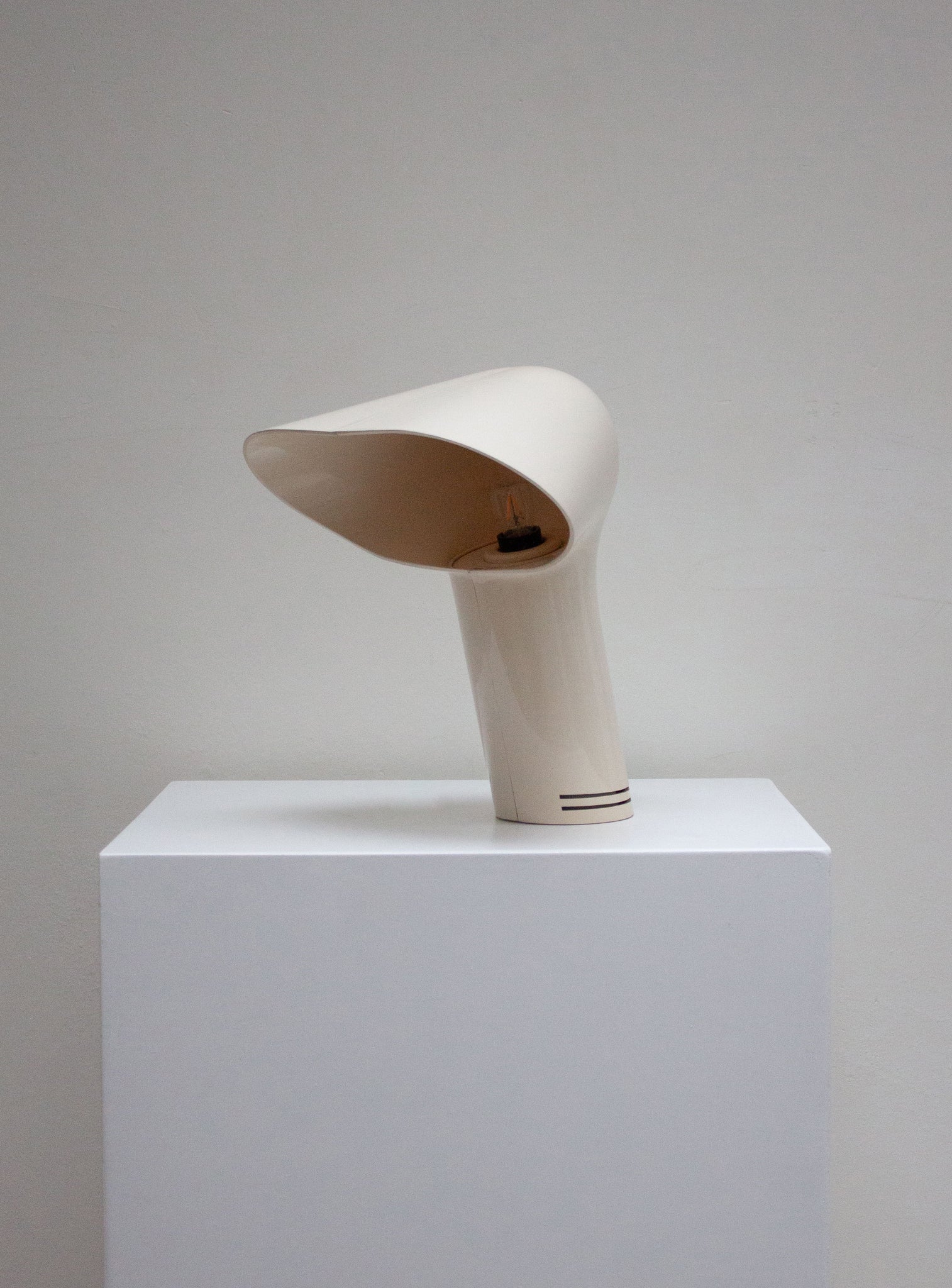 Guzzini Sorella Desk Lamp by Harvey Guzzini (White)