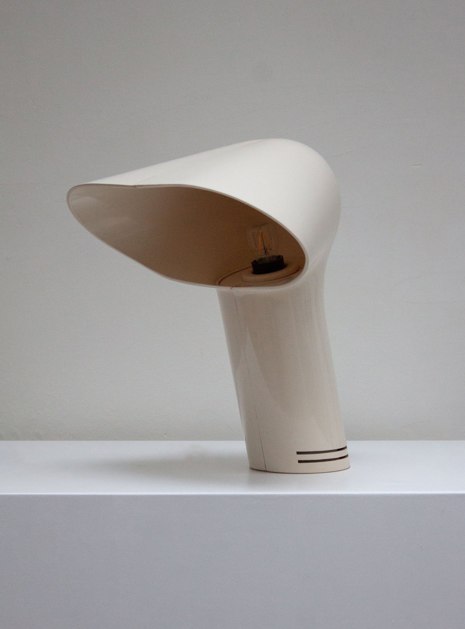 Guzzini Sorella Desk Lamp by Harvey Guzzini (White)