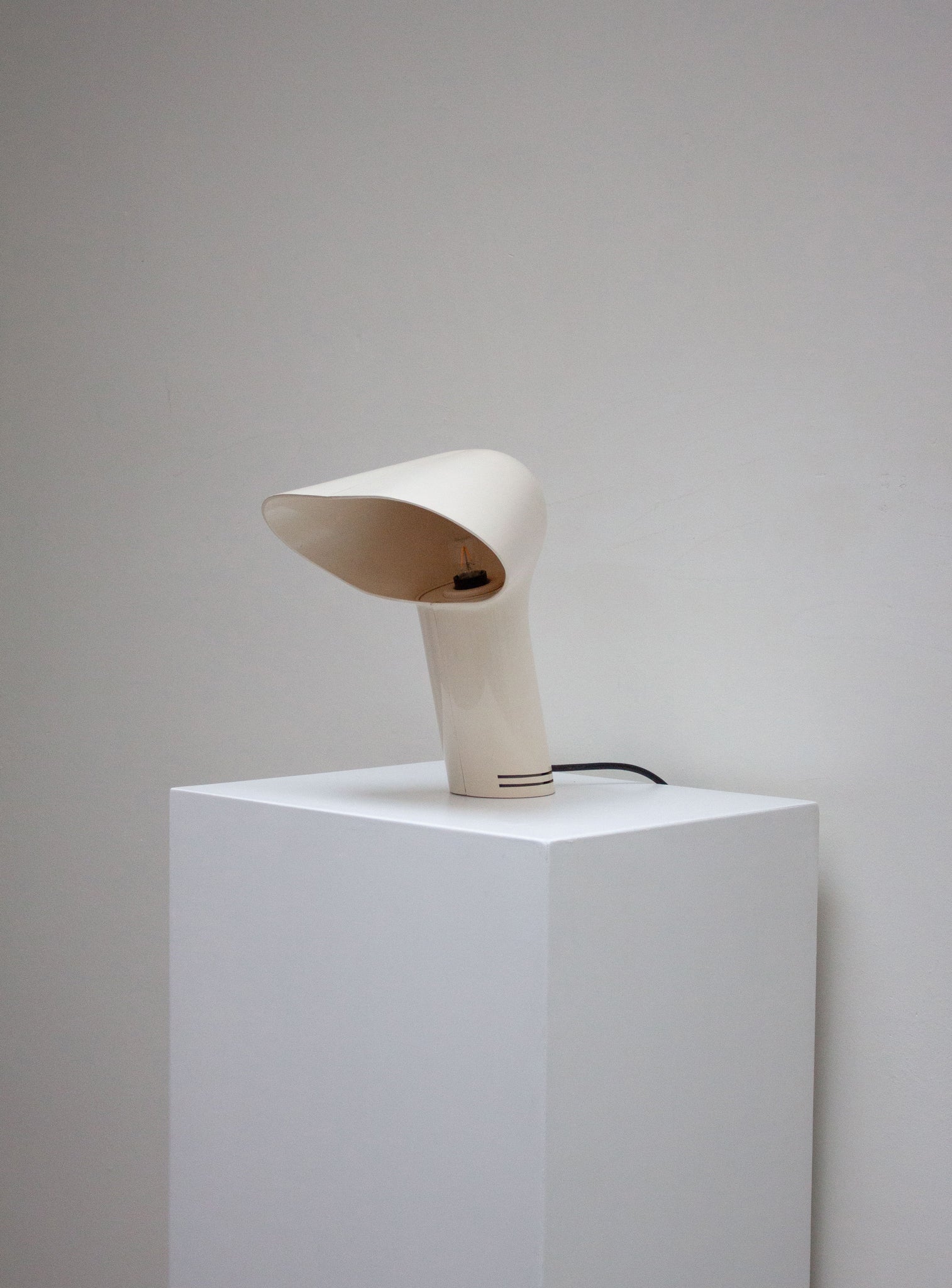 Guzzini Sorella Desk Lamp by Harvey Guzzini (White)