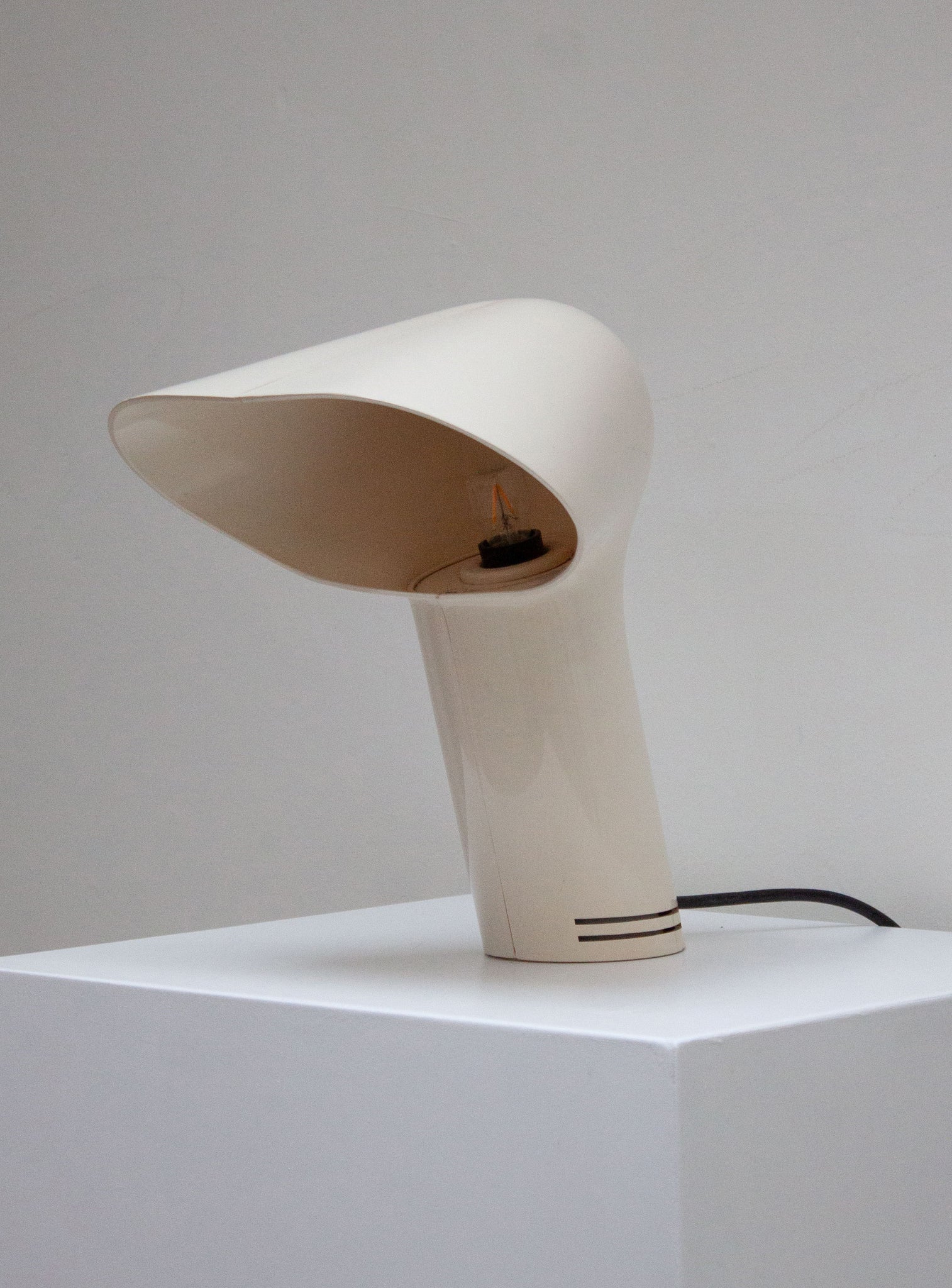 Guzzini Sorella Desk Lamp by Harvey Guzzini (White)