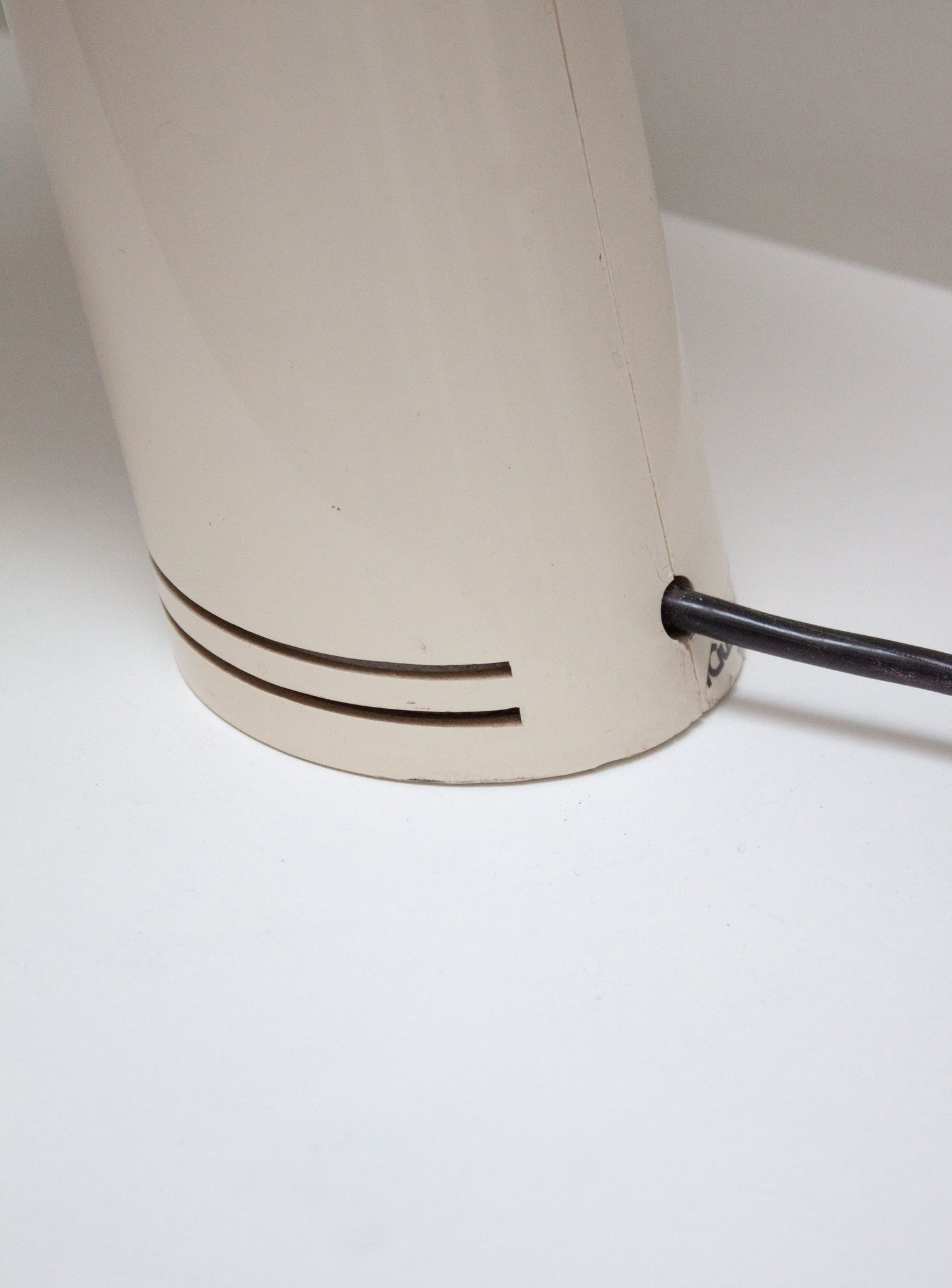 Guzzini Sorella Desk Lamp by Harvey Guzzini (White)